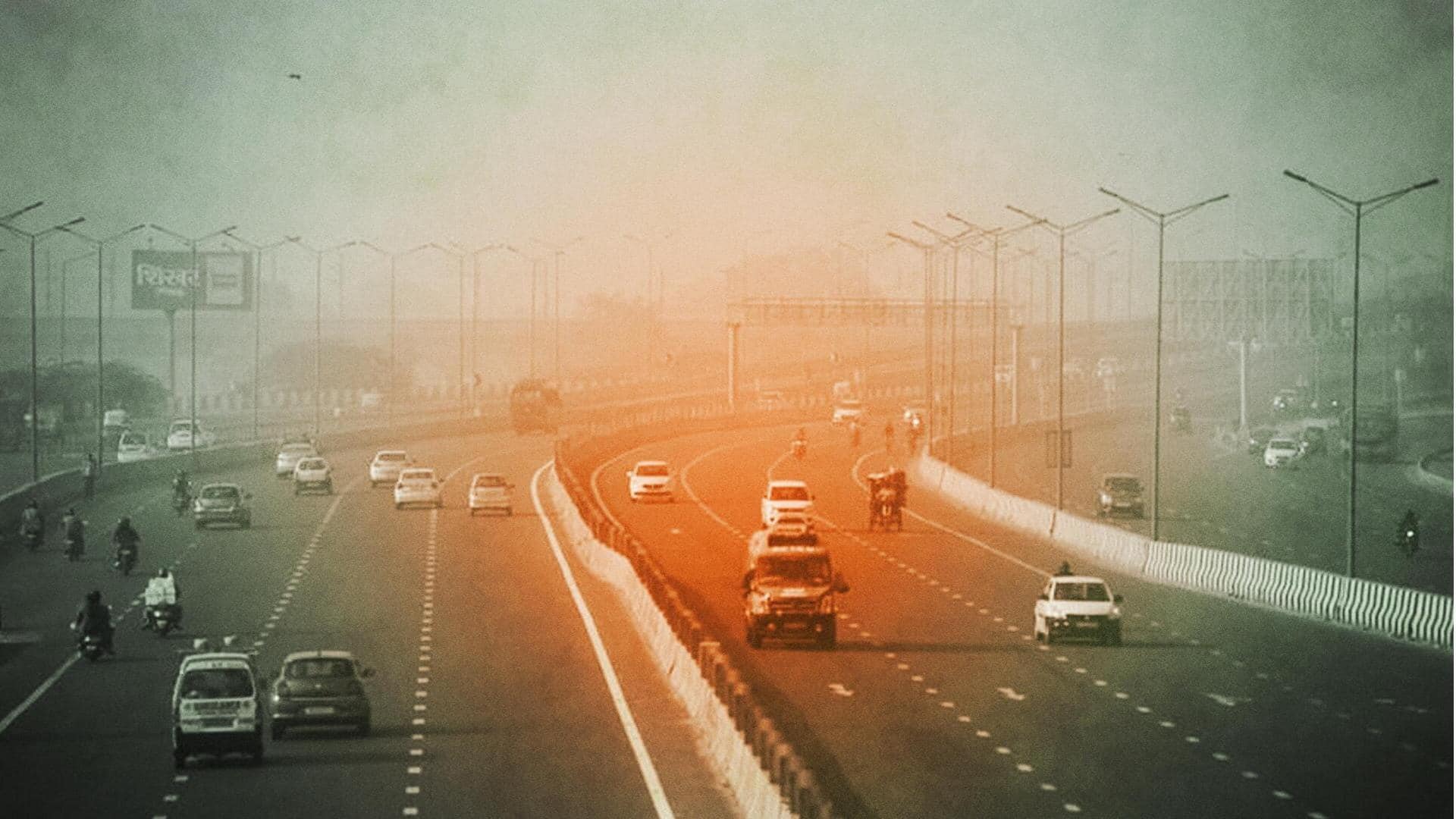 Delhi's air quality still in 'severe' category, AQI at 404