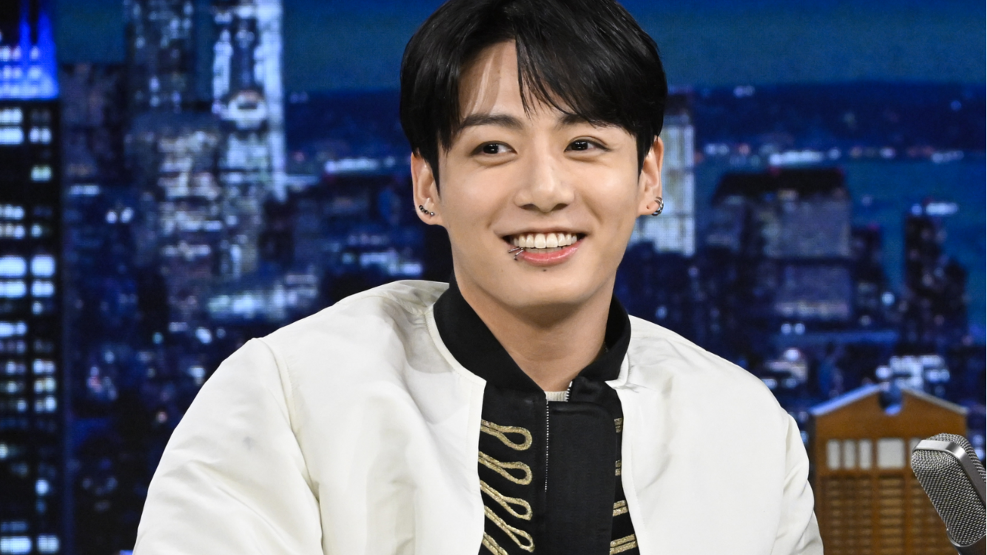 Woman arrested for attempting to break into BTS Jungkook's home Woman arrested for attempting to break into BTS Jungkook's home