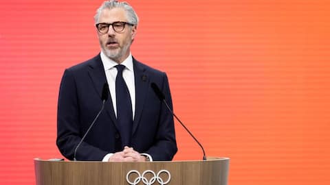 Talent agent Casey Wasserman to sell company amid Epstein links