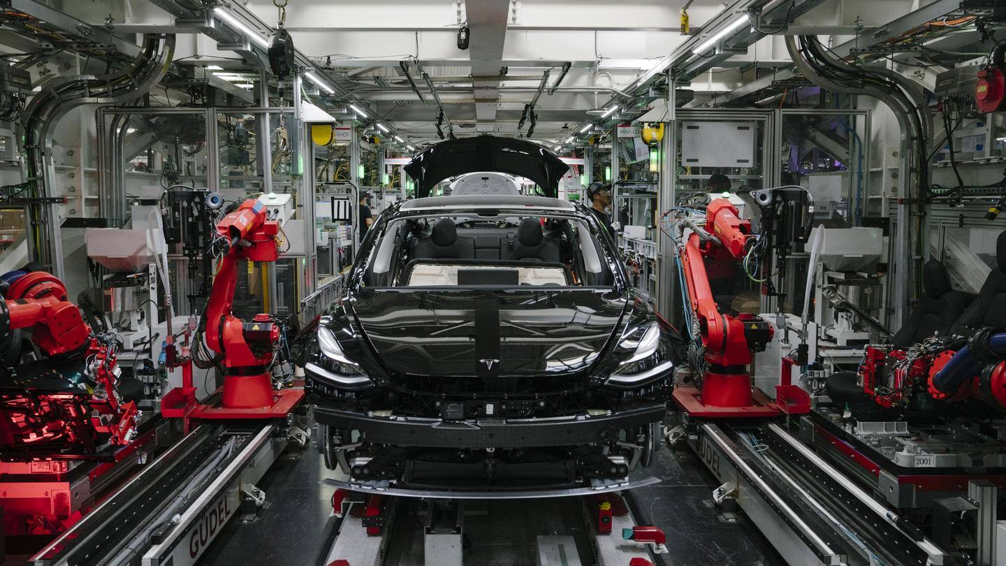 Chip shortages, pandemic-induced supply chain disruptions eventually cause price hikes Chip shortages, pandemic-induced supply chain disruptions eventually cause price hikes