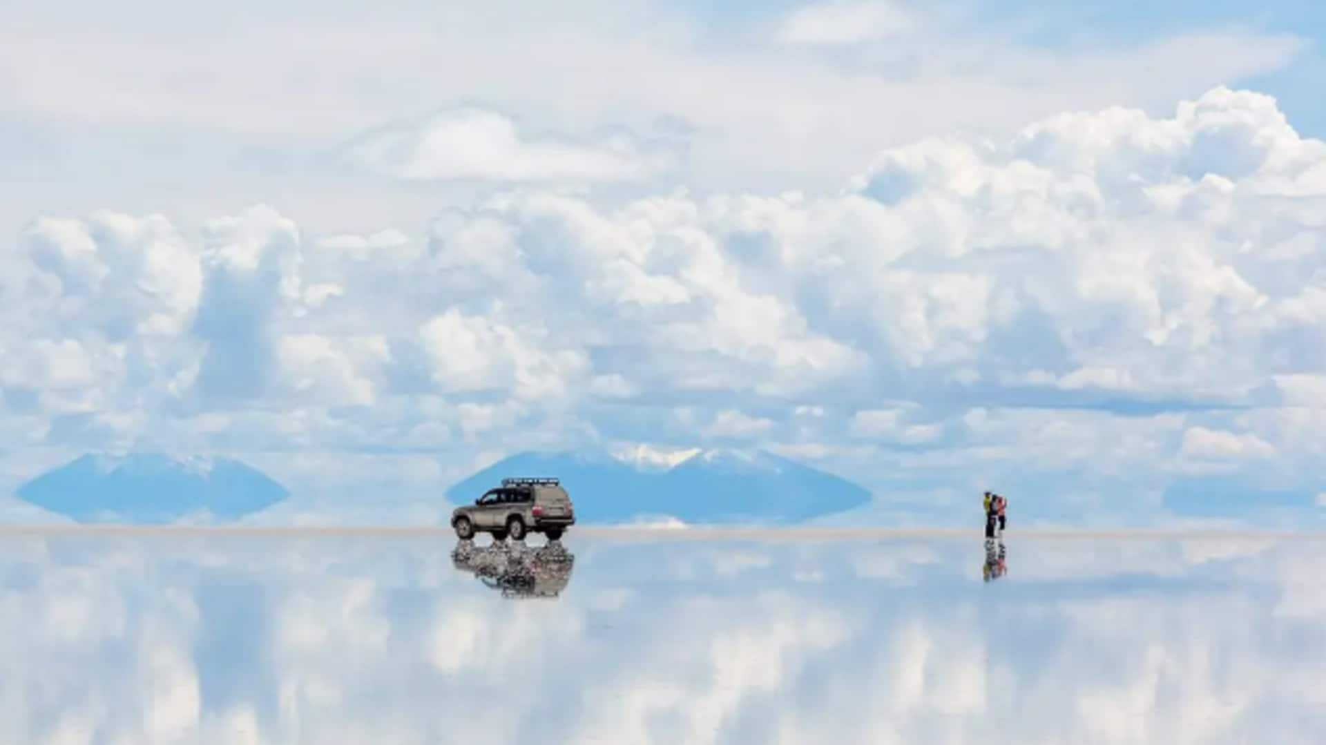 Witness the marvels of Salar de Uyuni, Bolivia