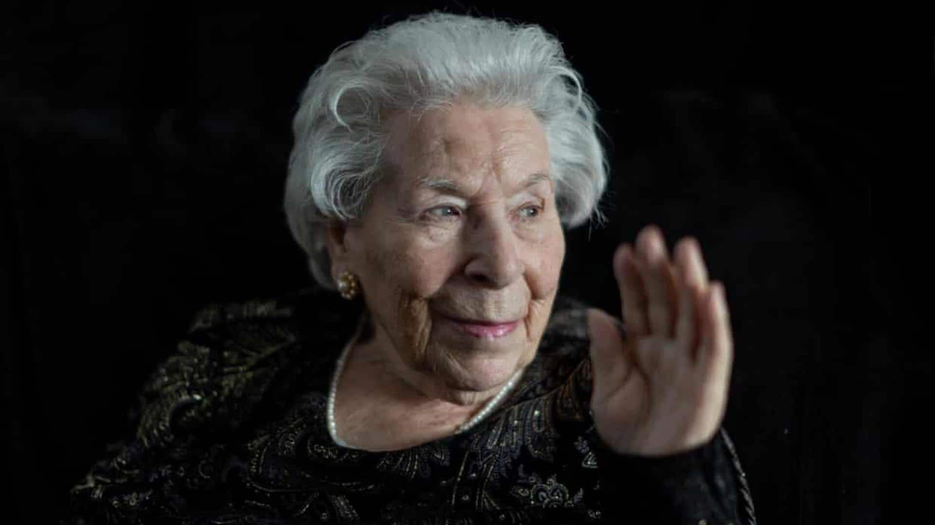Queen Elizabeth II lookalike, Jeannette Charles (96) dies in Essex