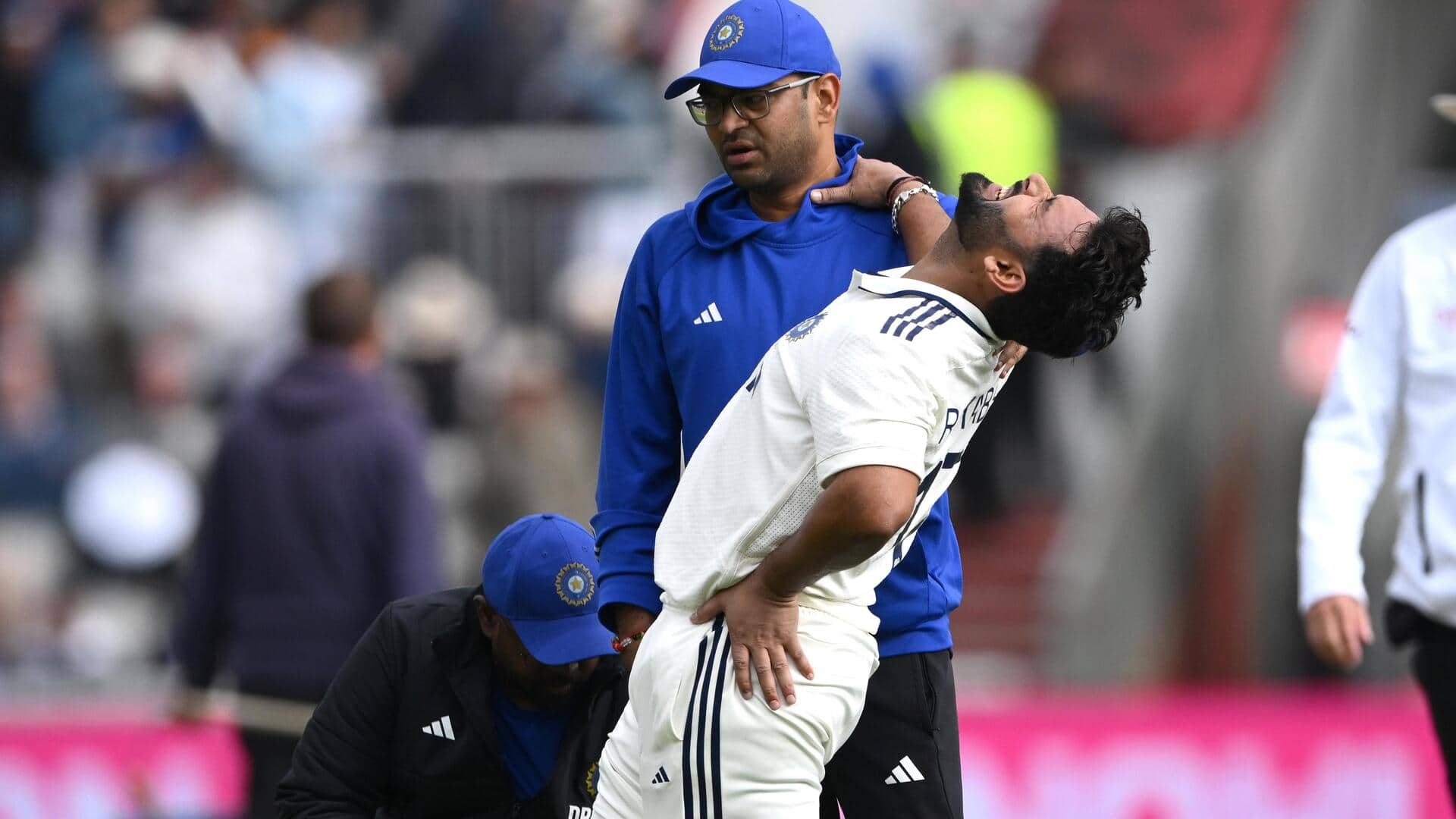 Manchester Test: Rishabh Pant goes off field, suffers foot injury Manchester Test: Rishabh Pant goes off field, suffers foot injury