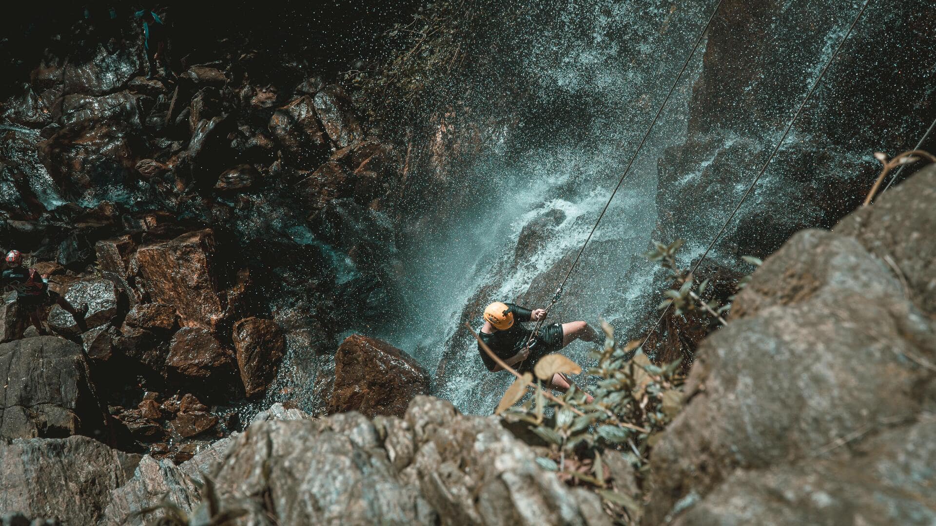 What is canyoning? Know its benefits