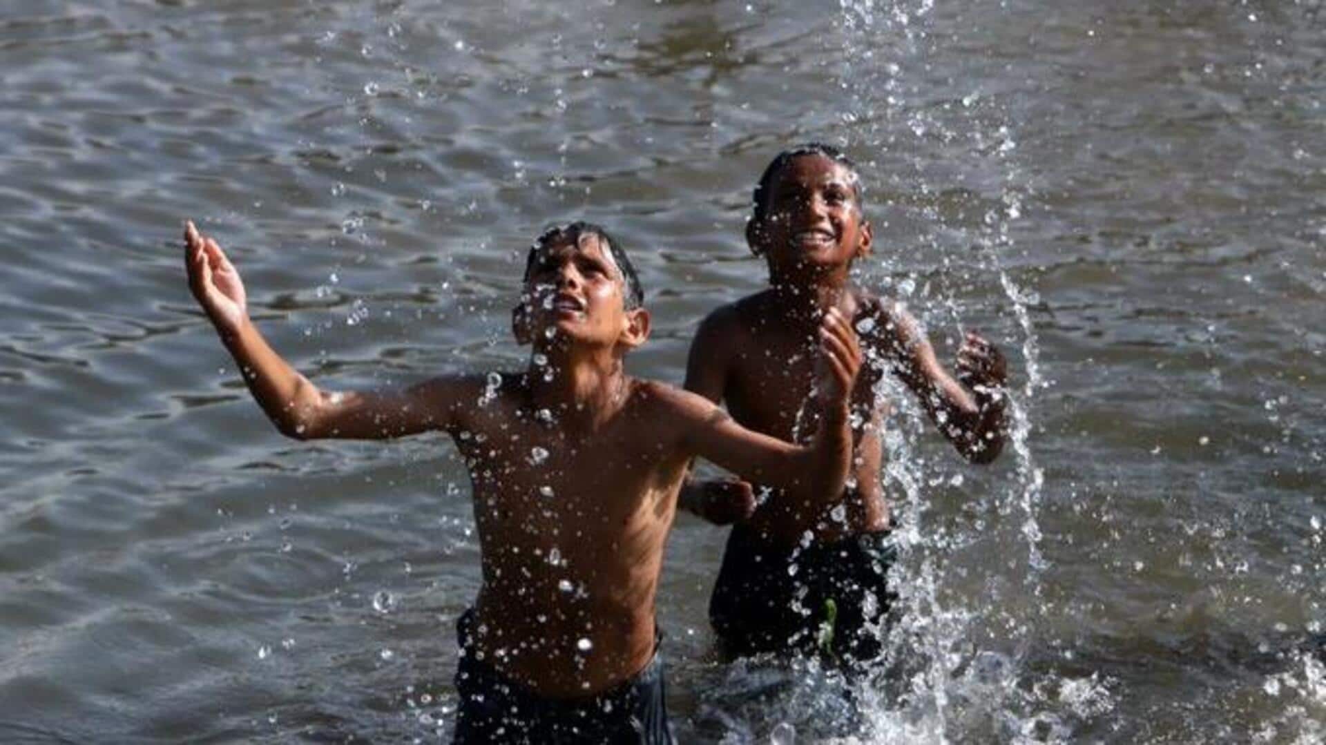 AC sales soar in Kashmir as temperatures reach 37°C AC sales soar in Kashmir as temperatures reach 37°C