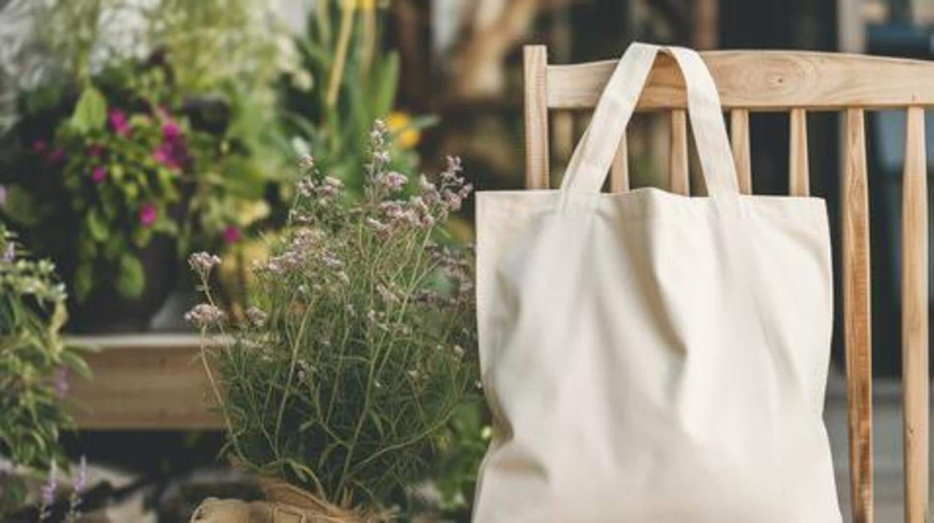 Nail winter street style with tote bags