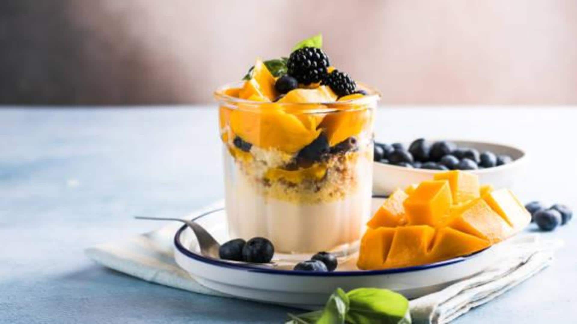5-minute breakfast: Mango-blueberry parfait
