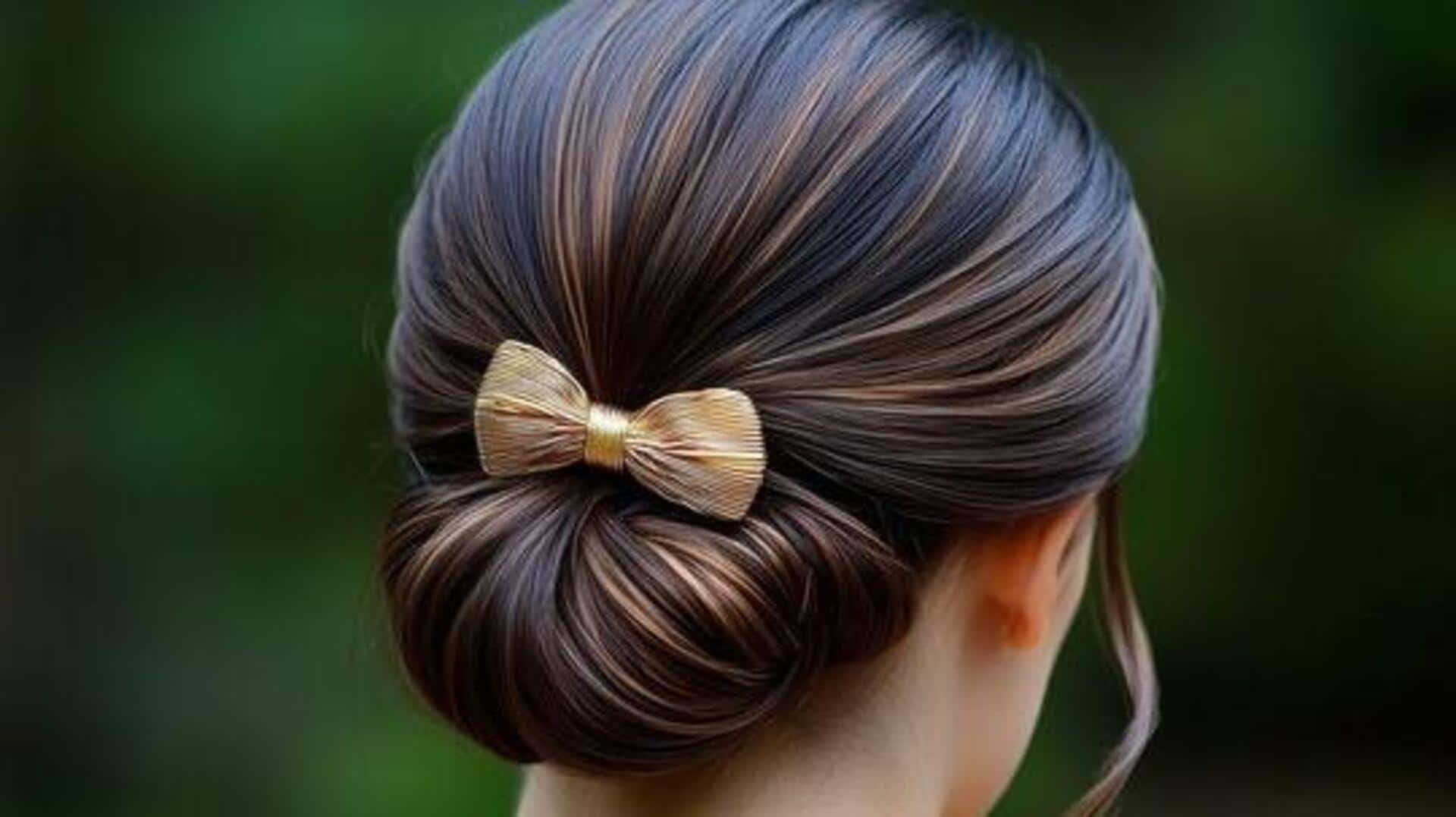 Hair comb updos: 5 tips to nail the classic style Hair comb updos: 5 tips to nail the classic style