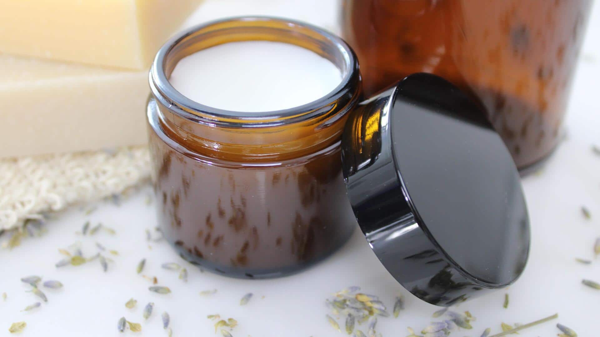 How to make a soothing paw balm for your dog 