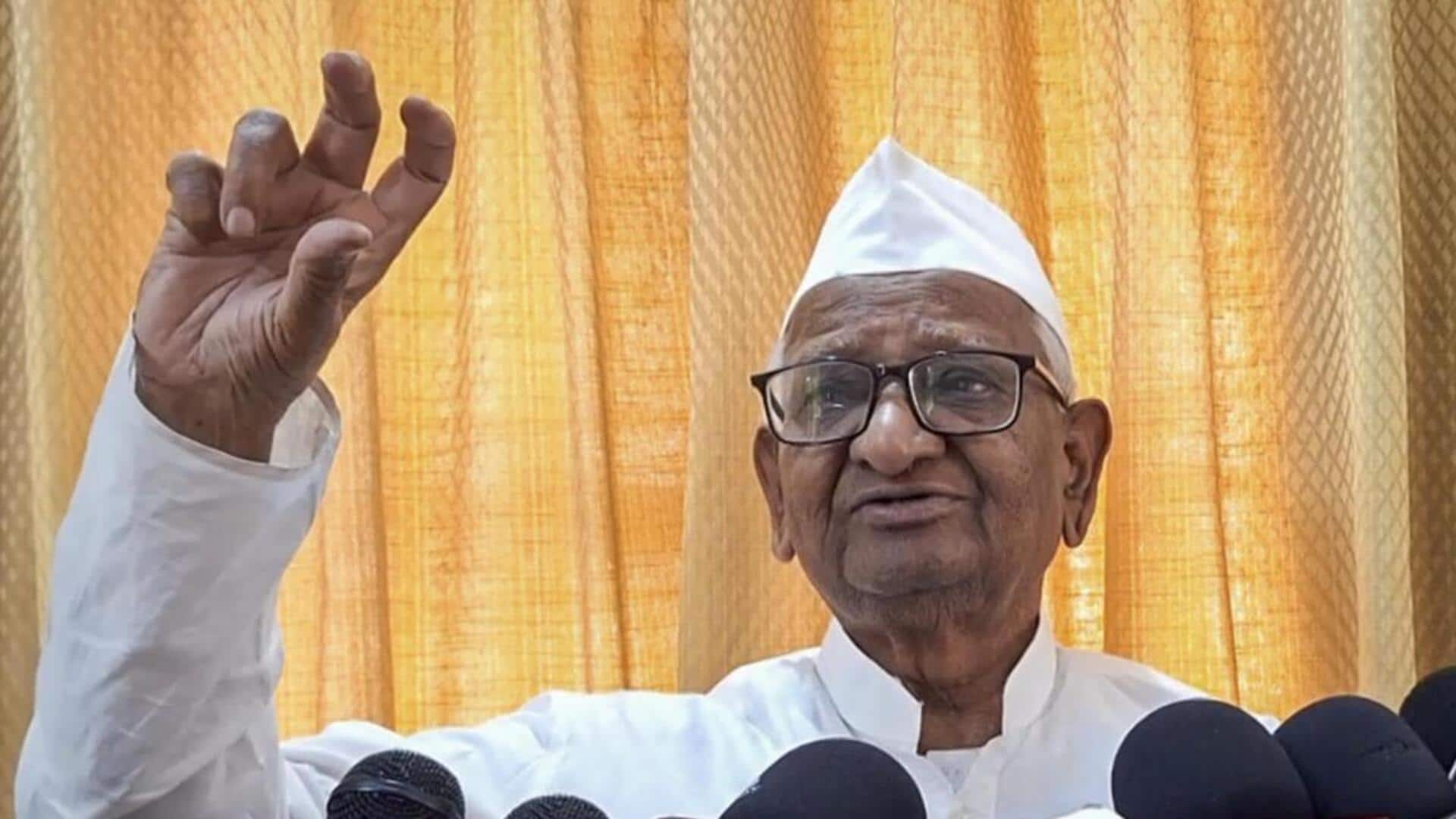 Anna Hazare holds silent protest in support of protesting students