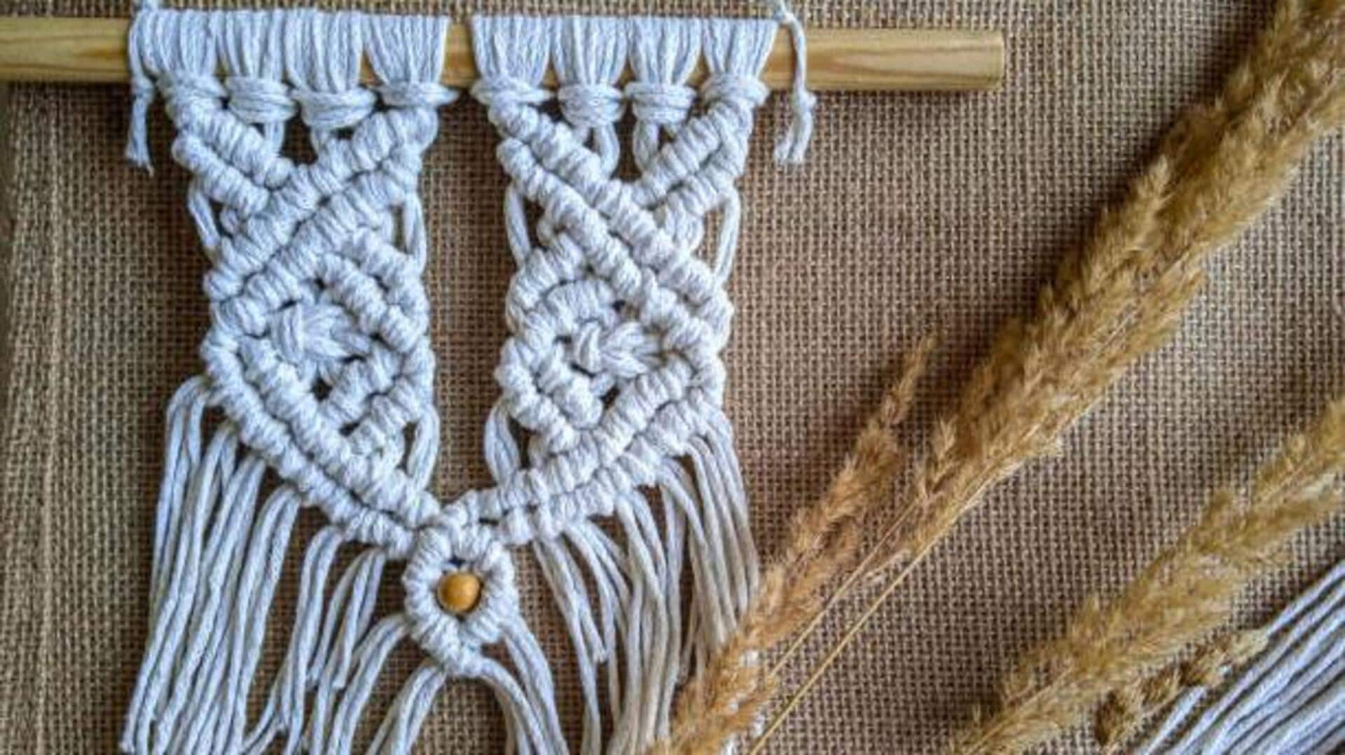 DIY: How to make yarn wall hangings