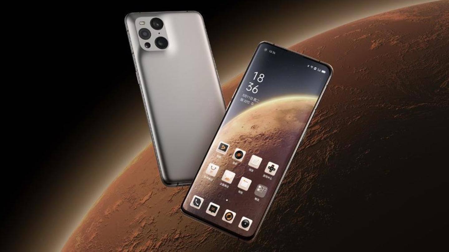 The phone flaunts an LTPO AMOLED display The phone flaunts an LTPO AMOLED display