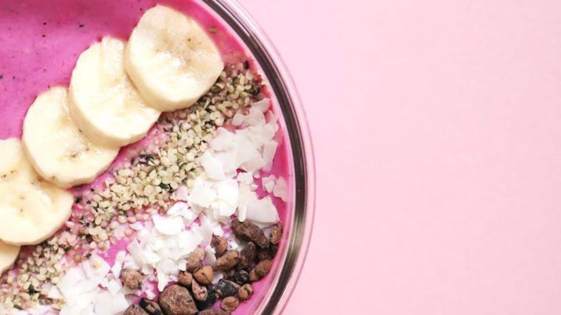 Boost your day with a vitamin C-rich berry smoothie bowl