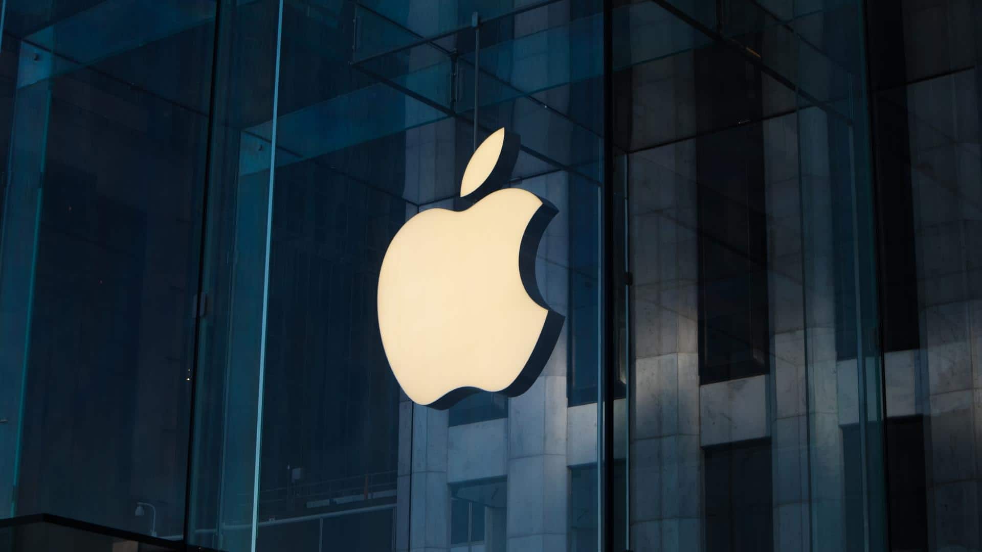 Apple in talks with news publishers to train its AI