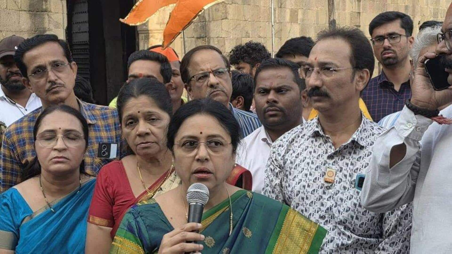 BJP workers 'purify' Pune fort with gaumutra after namaz offered BJP workers 'purify' Pune fort with gaumutra after namaz offered