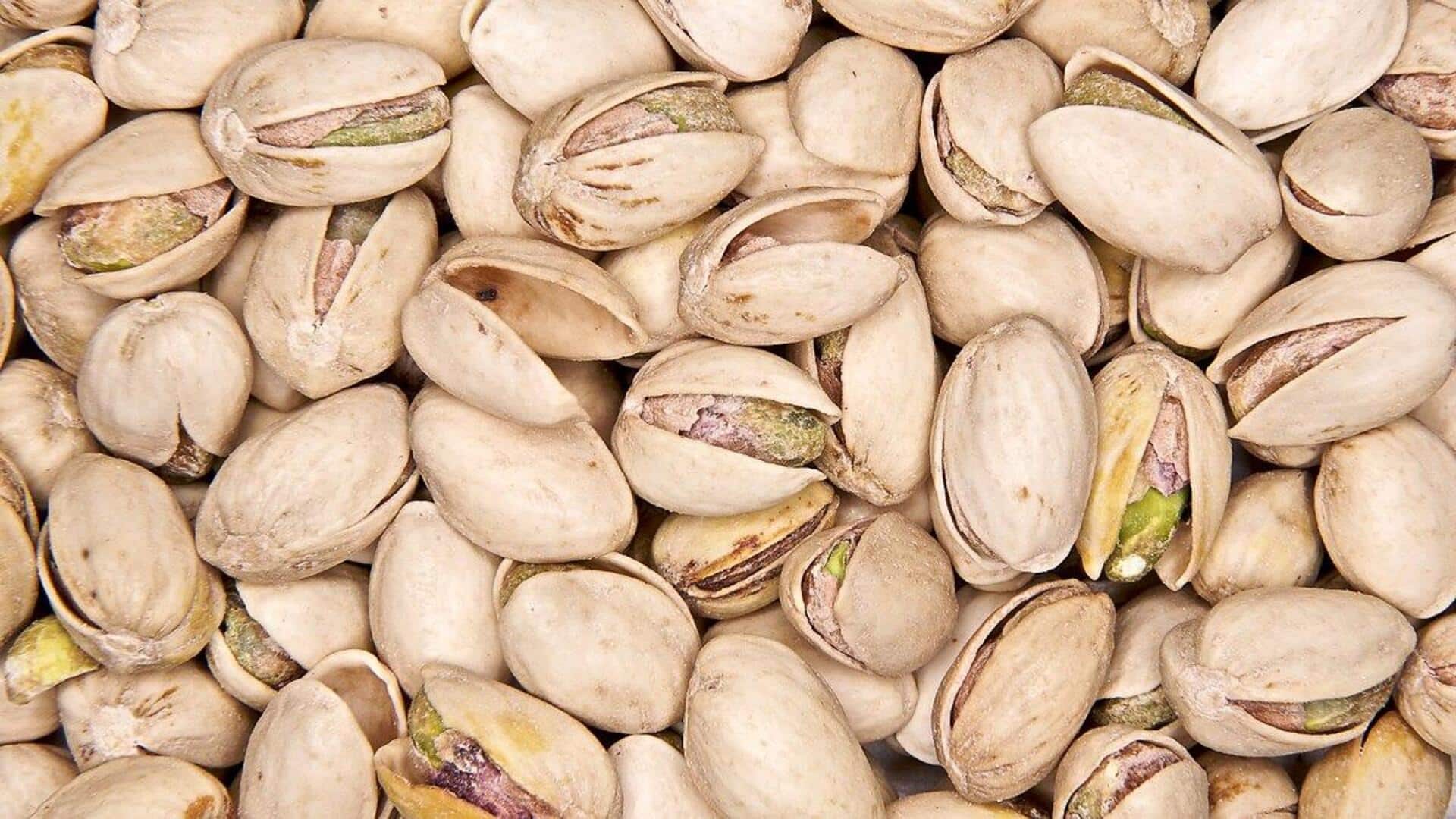 Pistachios v/s hazelnuts: Comparing their nutrition Pistachios v/s hazelnuts: Comparing their nutrition