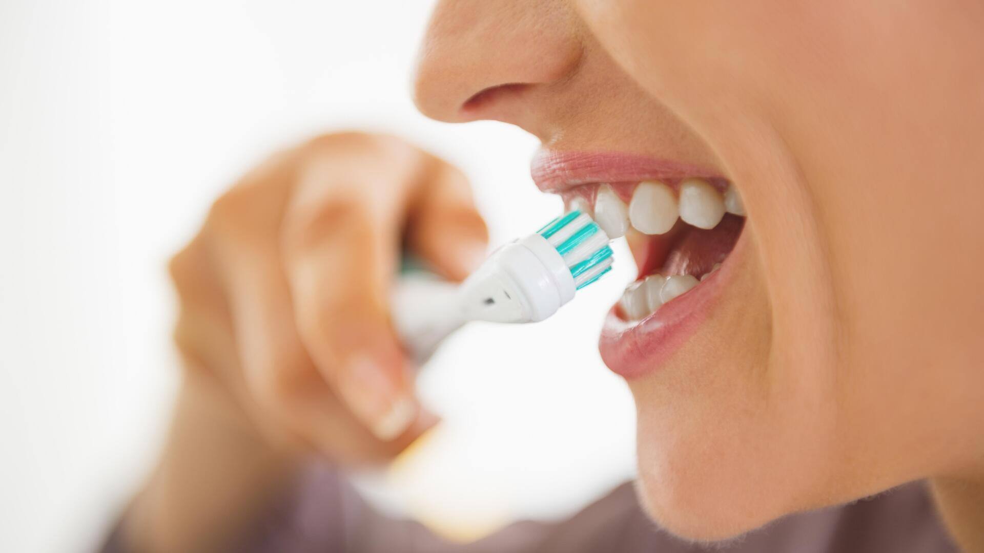 How mindful teeth brushing helps your oral health