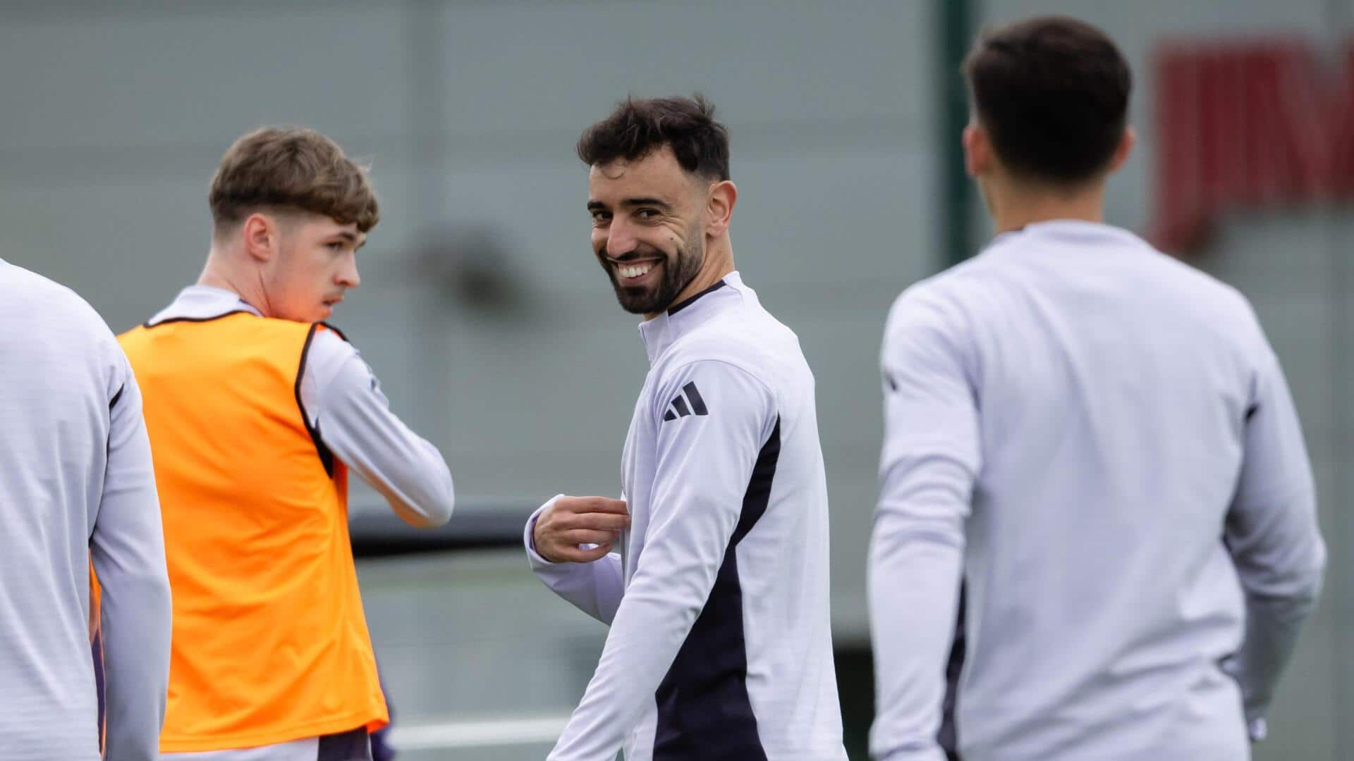 Bruno Fernandes wins Premier League Player of the Season award