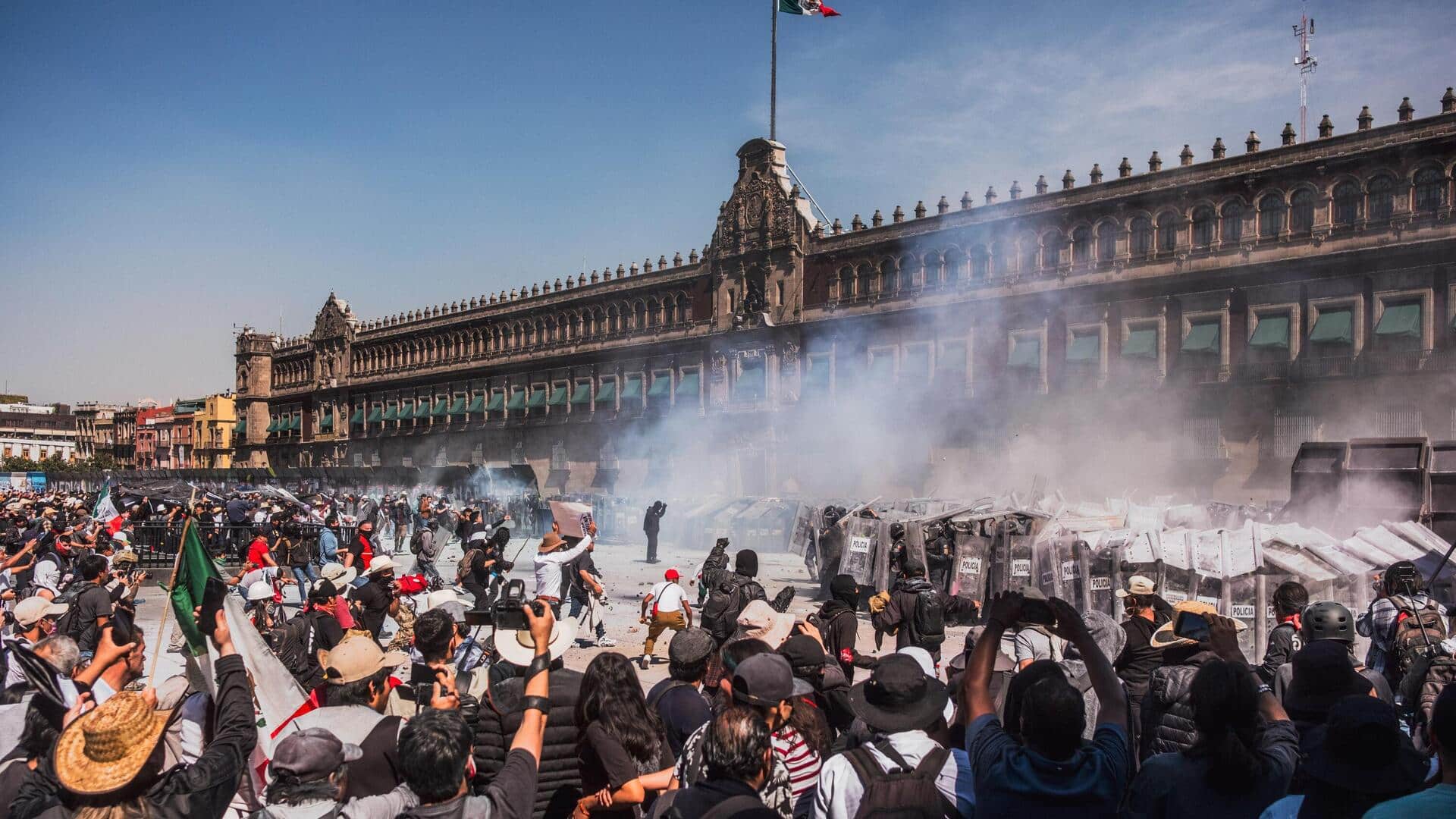 Mexico: 120, including 100 cops, injured in anti-government protests