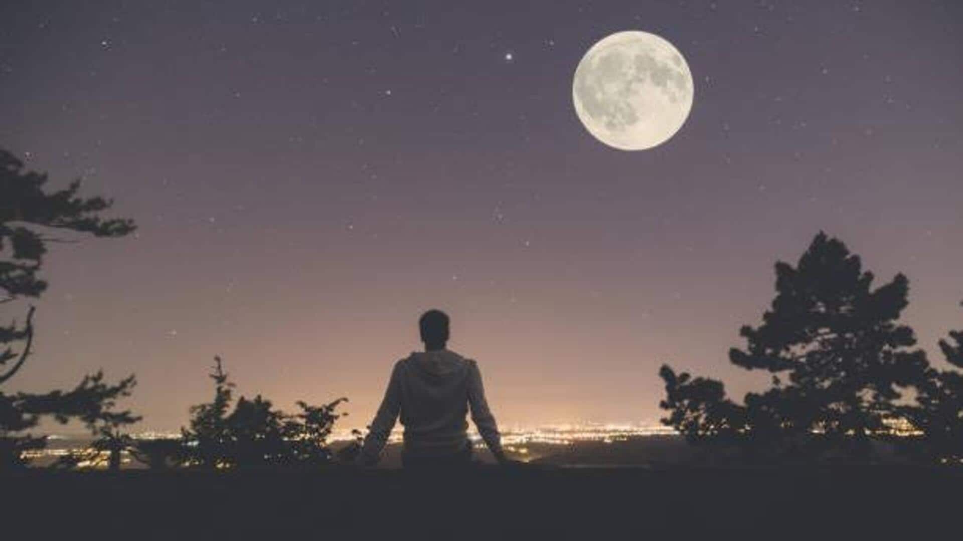 Moon gazing: A simple ritual for inner peace 