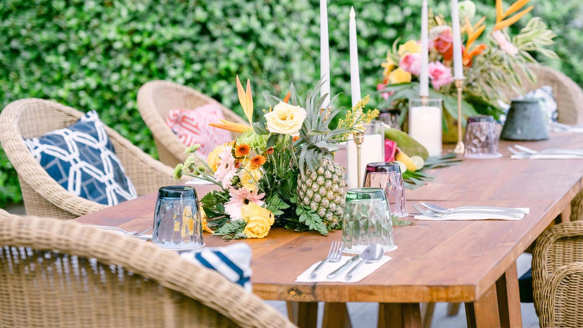 How to make summer-themed table centerpieces