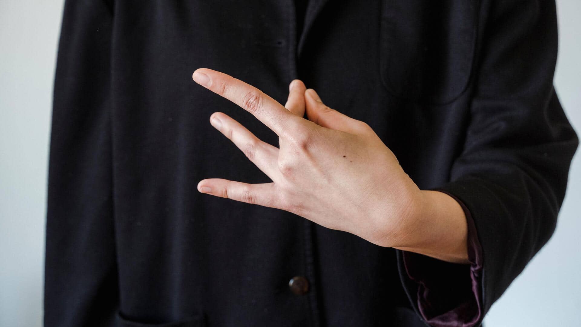 Try these yoga mudras for better concentration