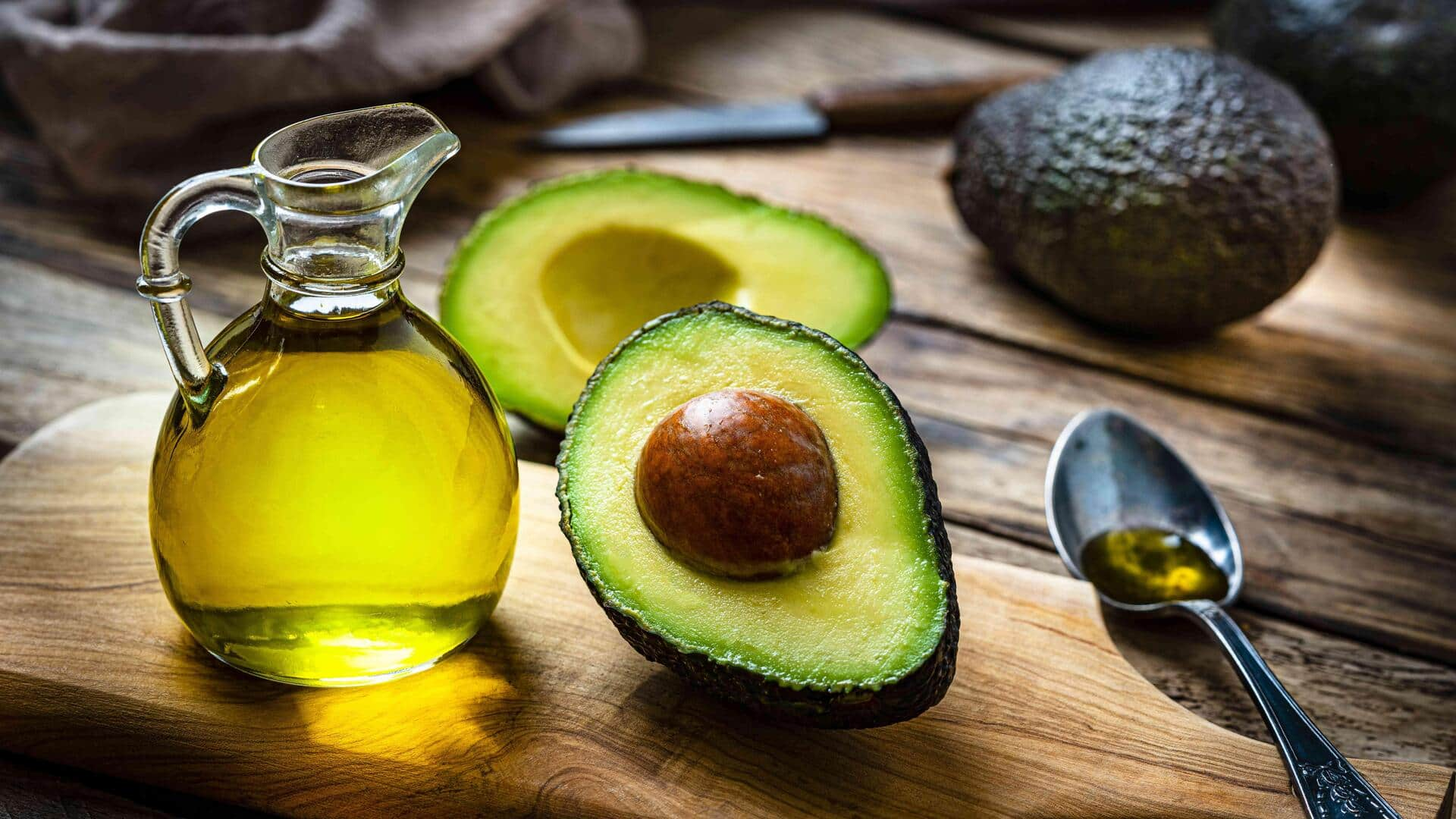 Preventing split ends with avocado oil treatments