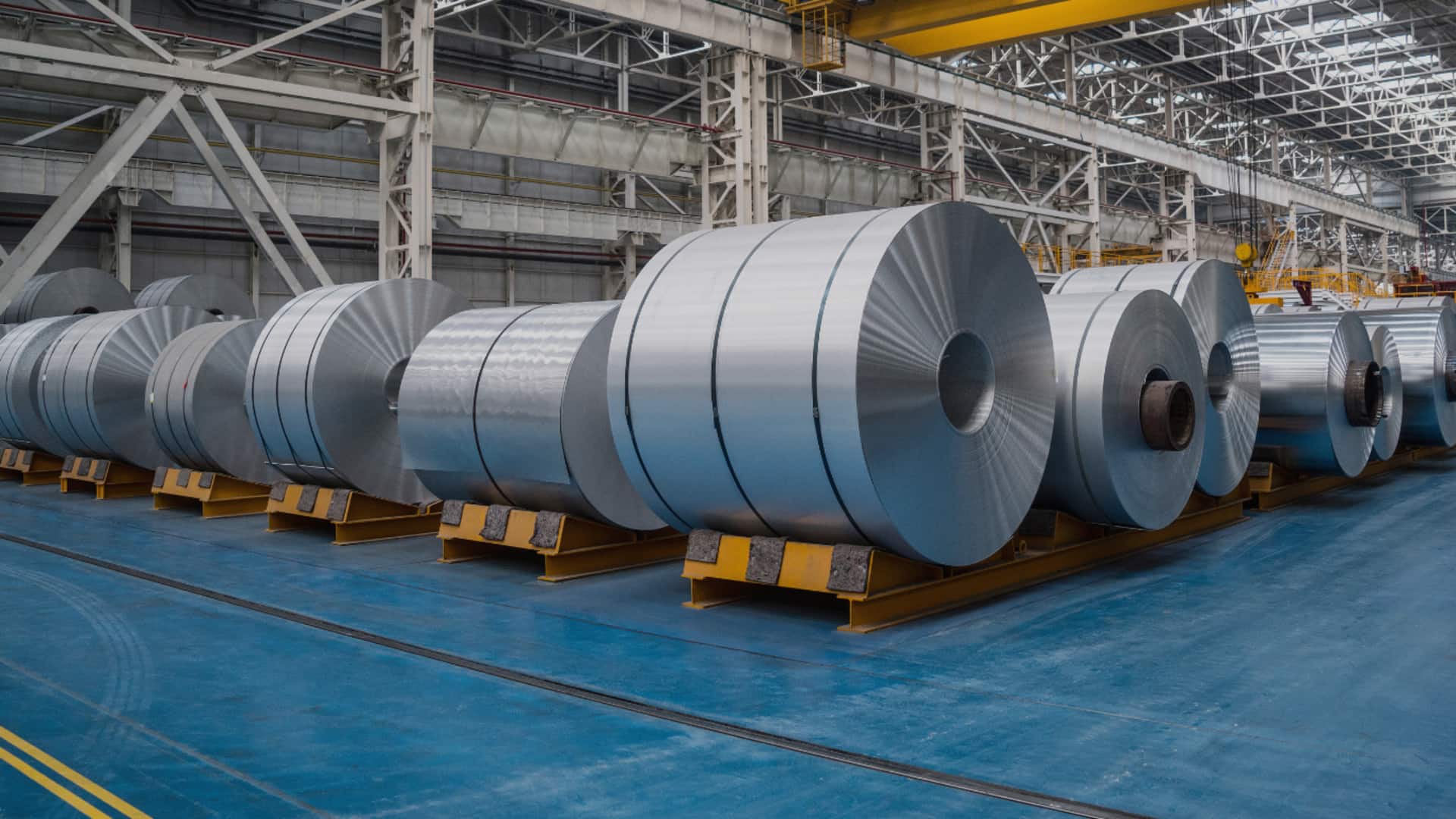 Reliance eyes entry into aluminum industry to take on Adani
