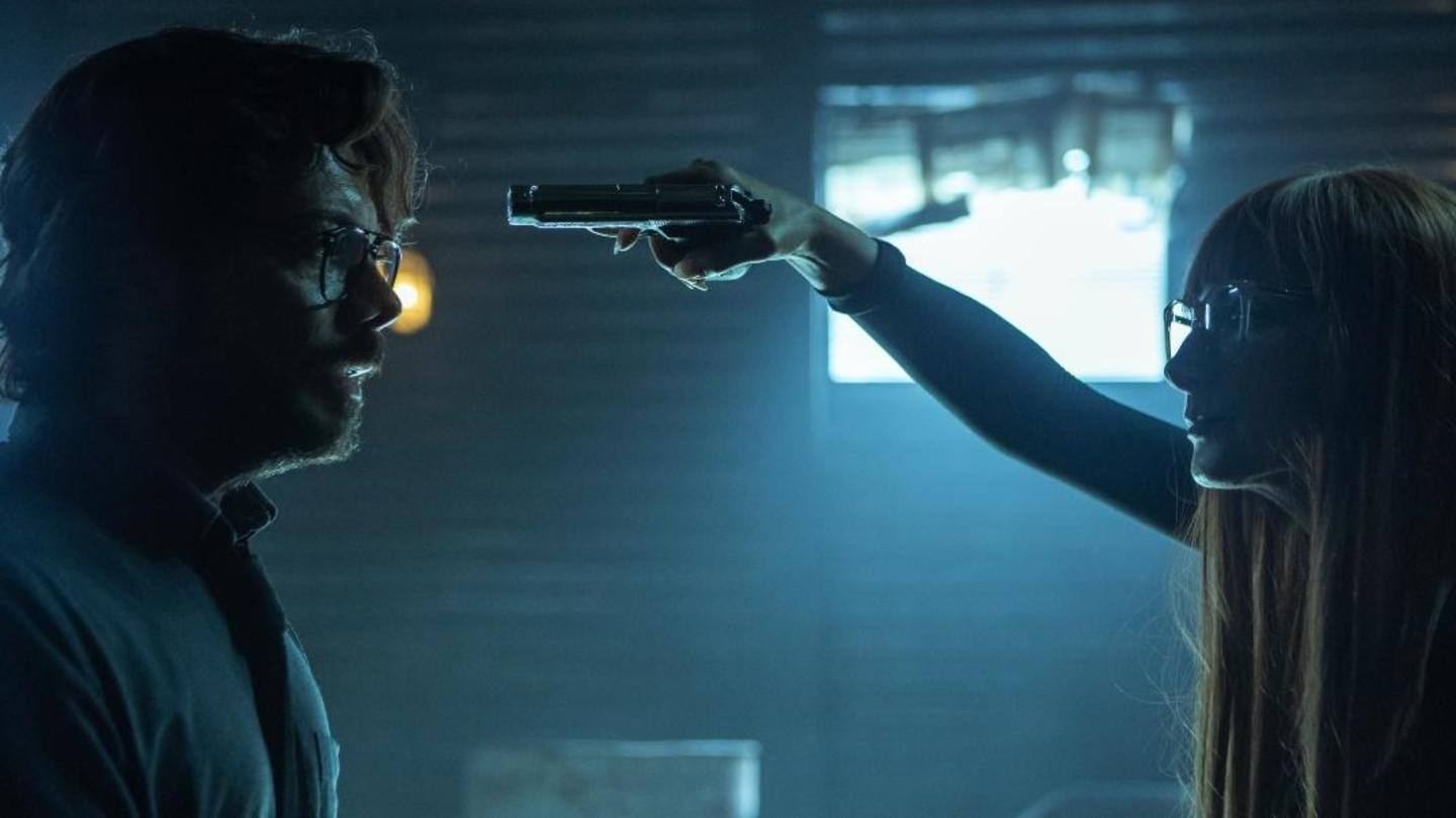 Professor succeeds in taking hold of Alicia? Professor succeeds in taking hold of Alicia?