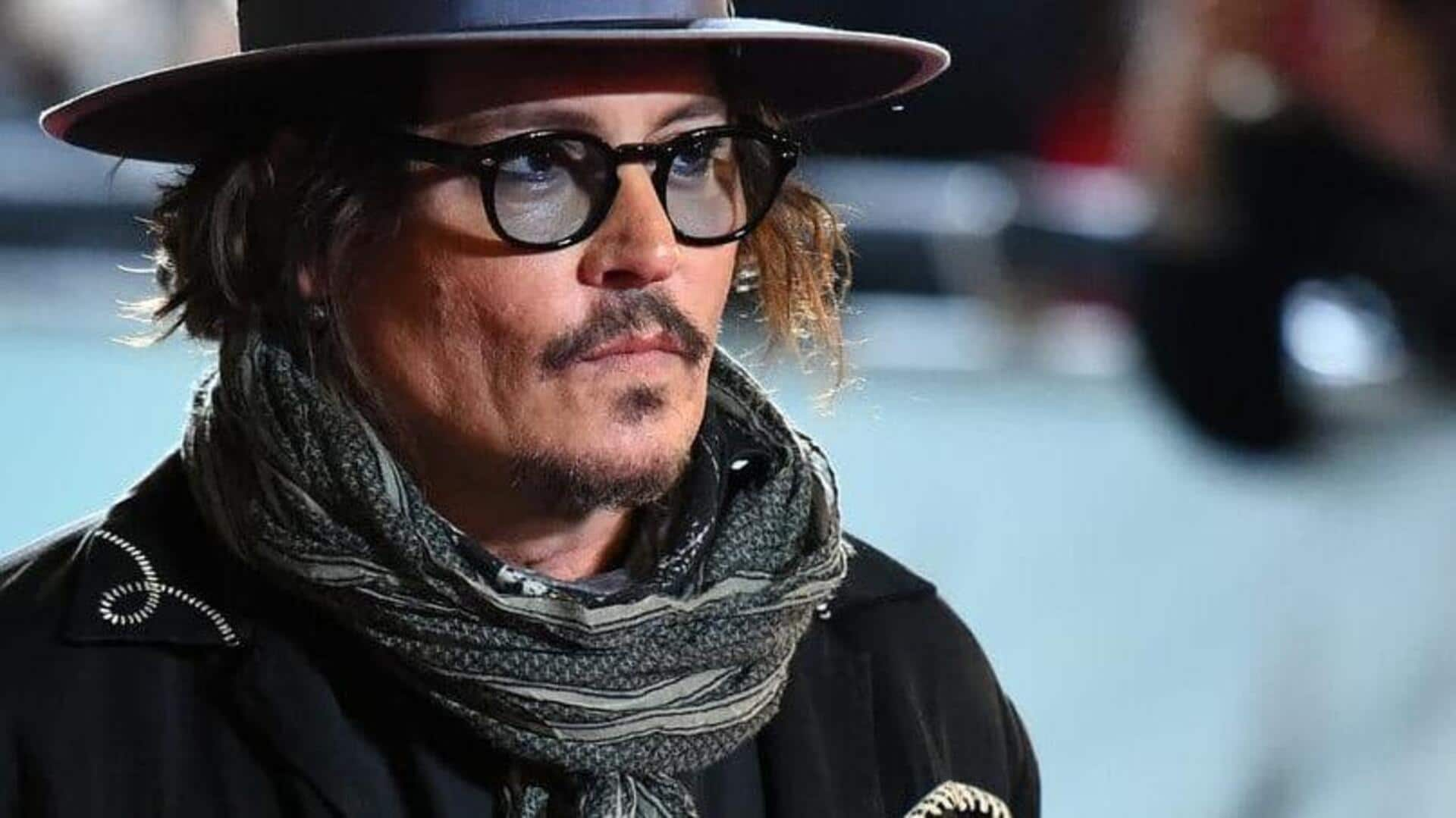 A look into Johnny Depp's scarf fashion