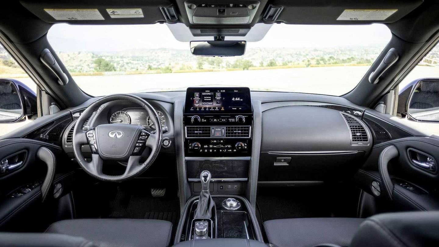 The vehicle gets heated seats and wireless smartphone charger The vehicle gets heated seats and wireless smartphone charger
