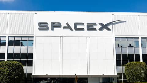 Investor group asks SEC to review SpaceX disclosures before IPO
