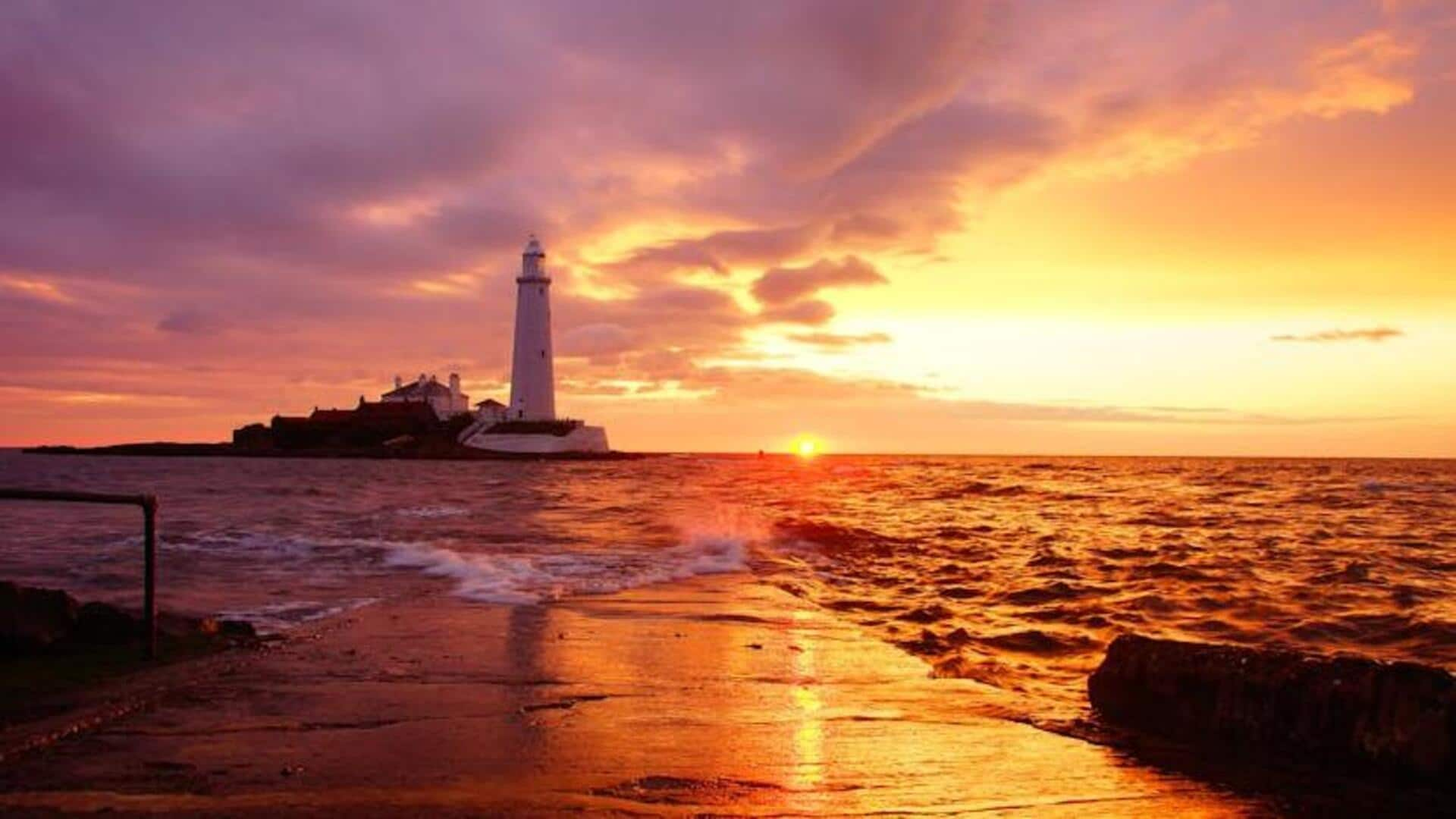 Add Nova Scotia's historic lighthouses to your itinerary