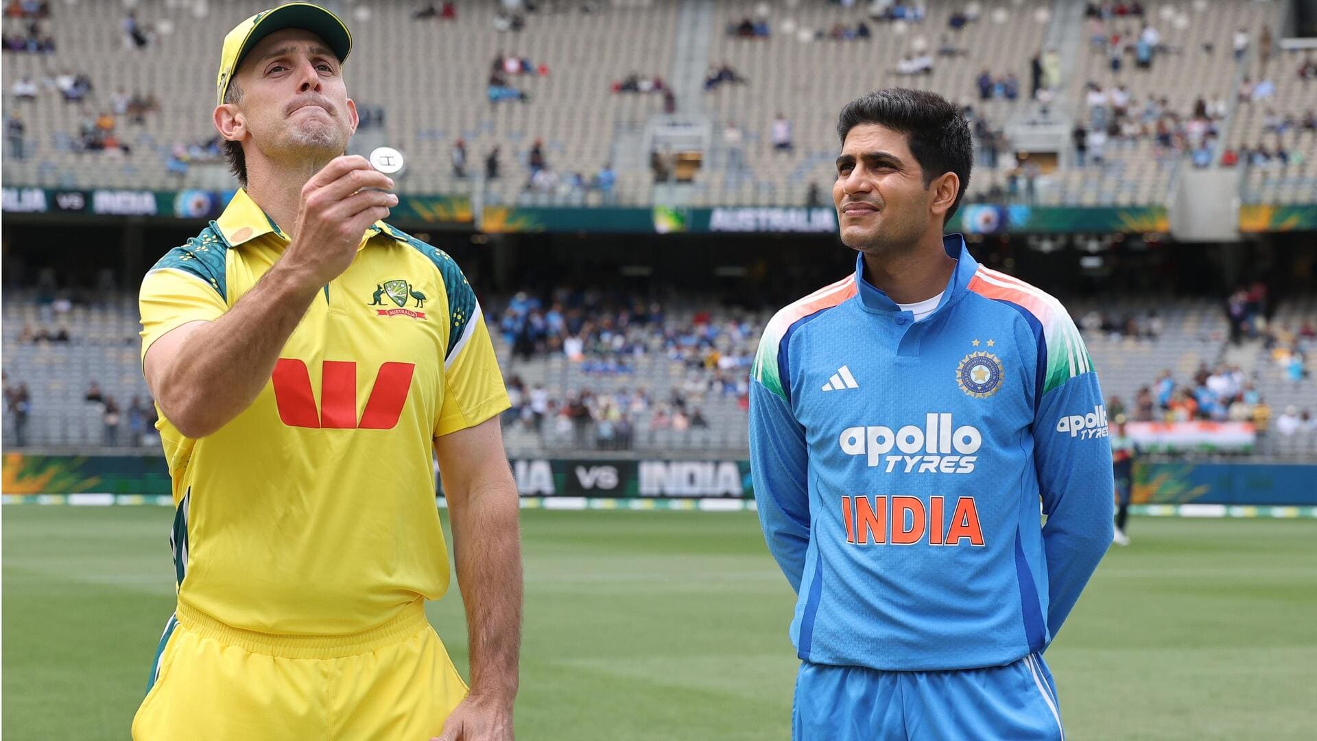 Australia-India 1st ODI: Rain reduces match to 26 overs Australia-India 1st ODI: Rain reduces match to 26 overs