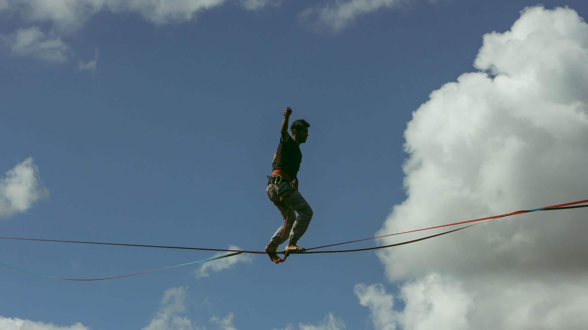 5 unexpected ways slacklining helps your body and mind
