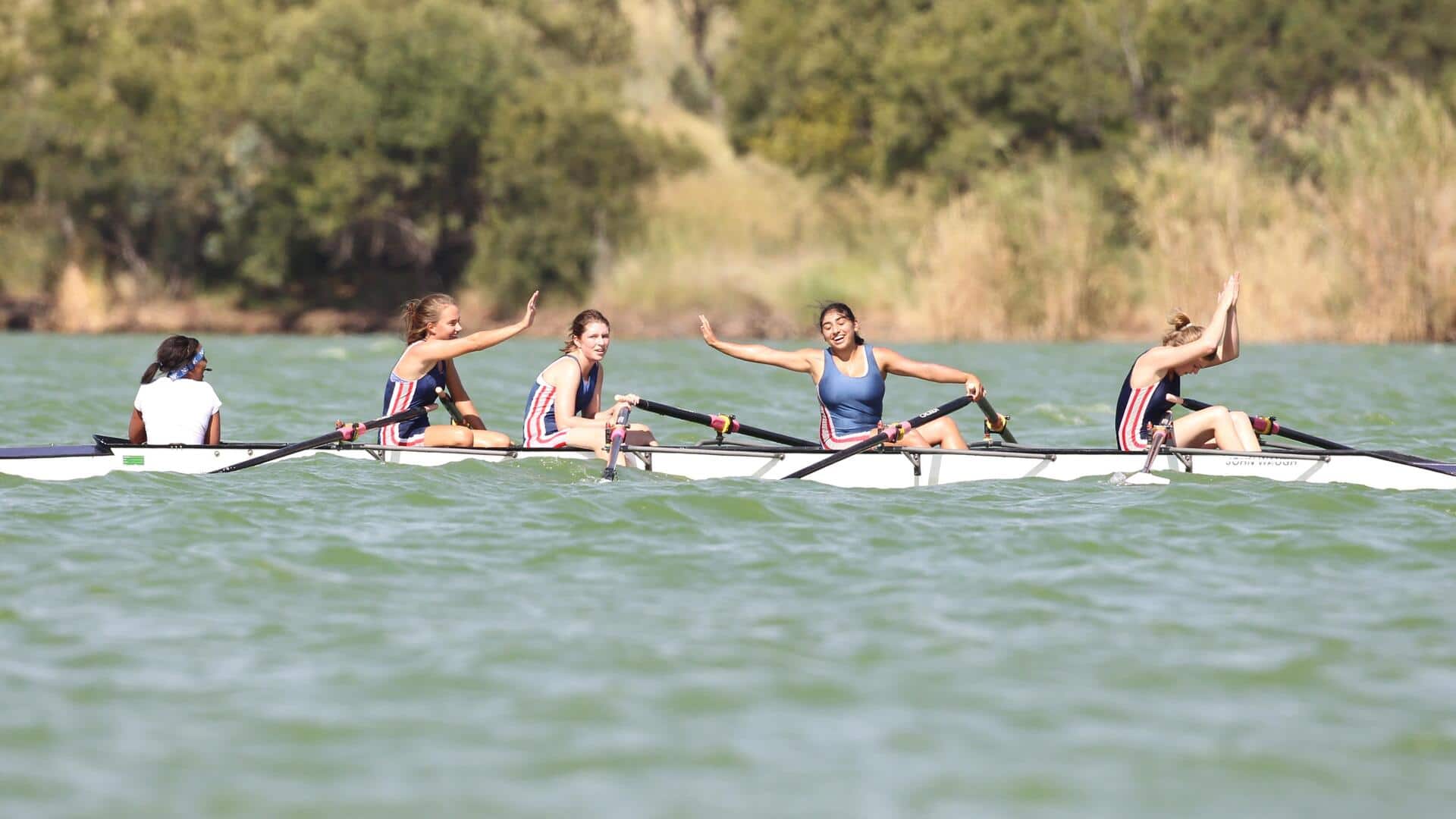 Rowing v/s rock climbing: Which is better for your muscles?