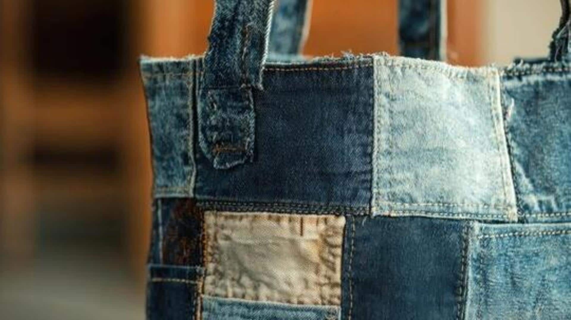 DIY denim tote bags: A smart upcycling idea DIY denim tote bags: A smart upcycling idea