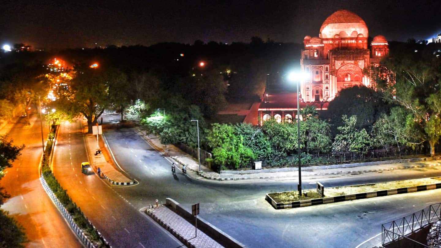 Weekend curfew currently underway in Delhi Weekend curfew currently underway in Delhi