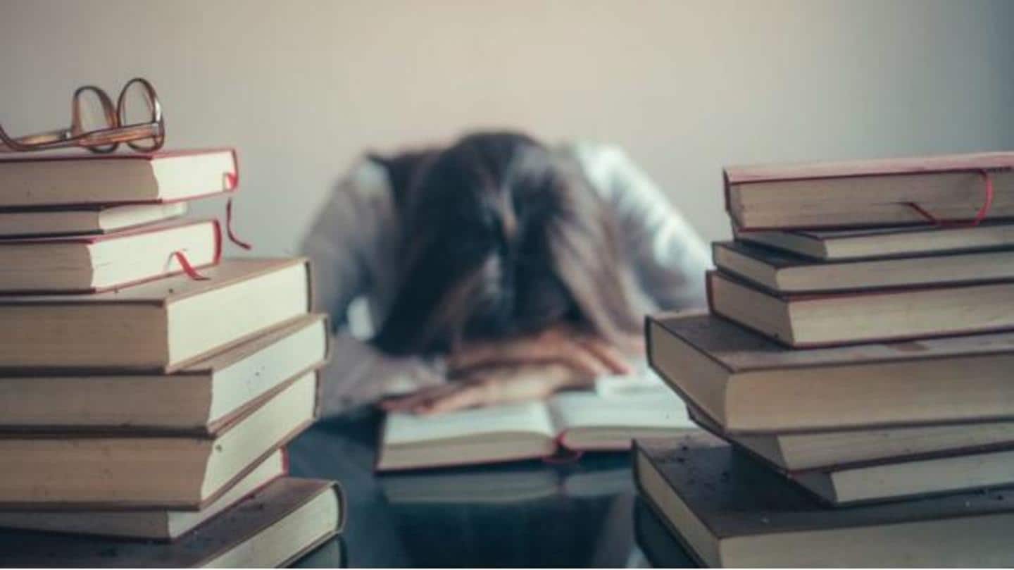 Easy tips that will help you stay awake while studying