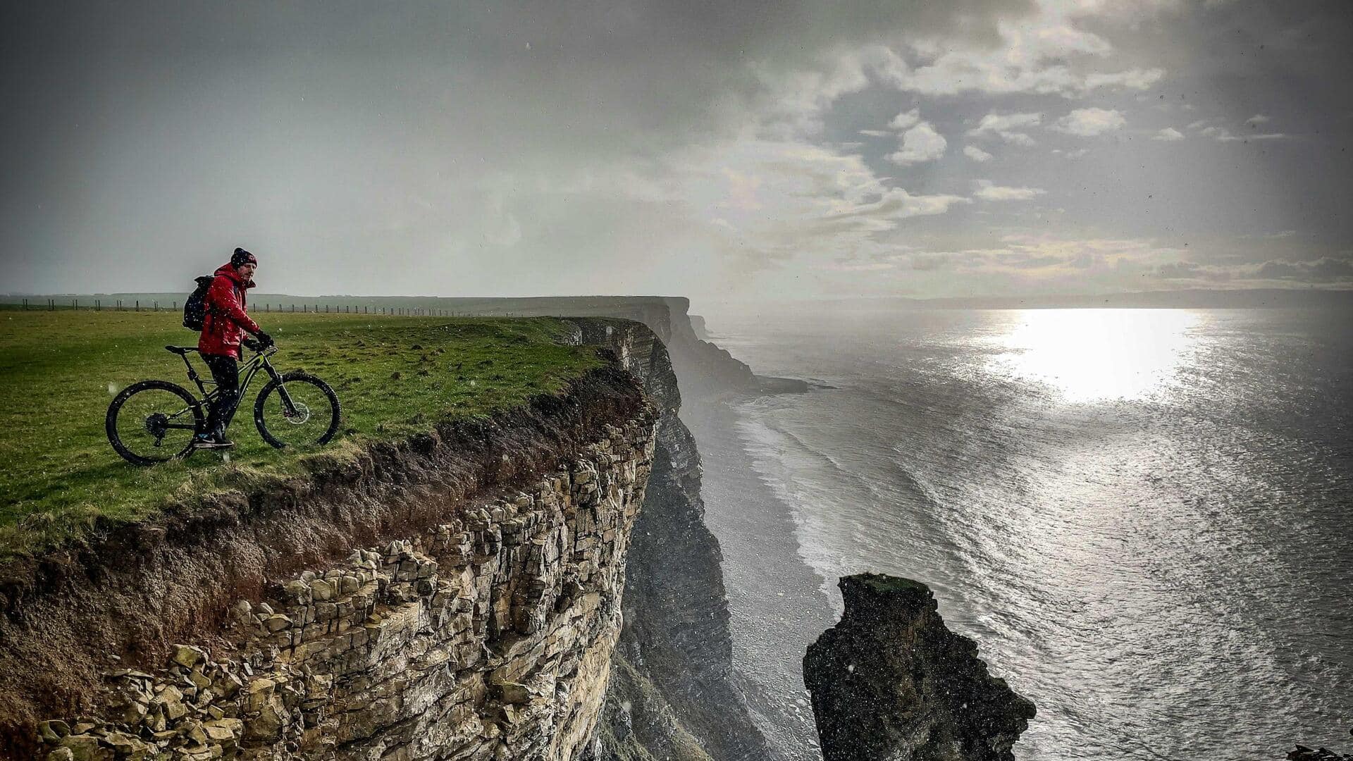 Cycling along remote coastal ridges: A guide Cycling along remote coastal ridges: A guide