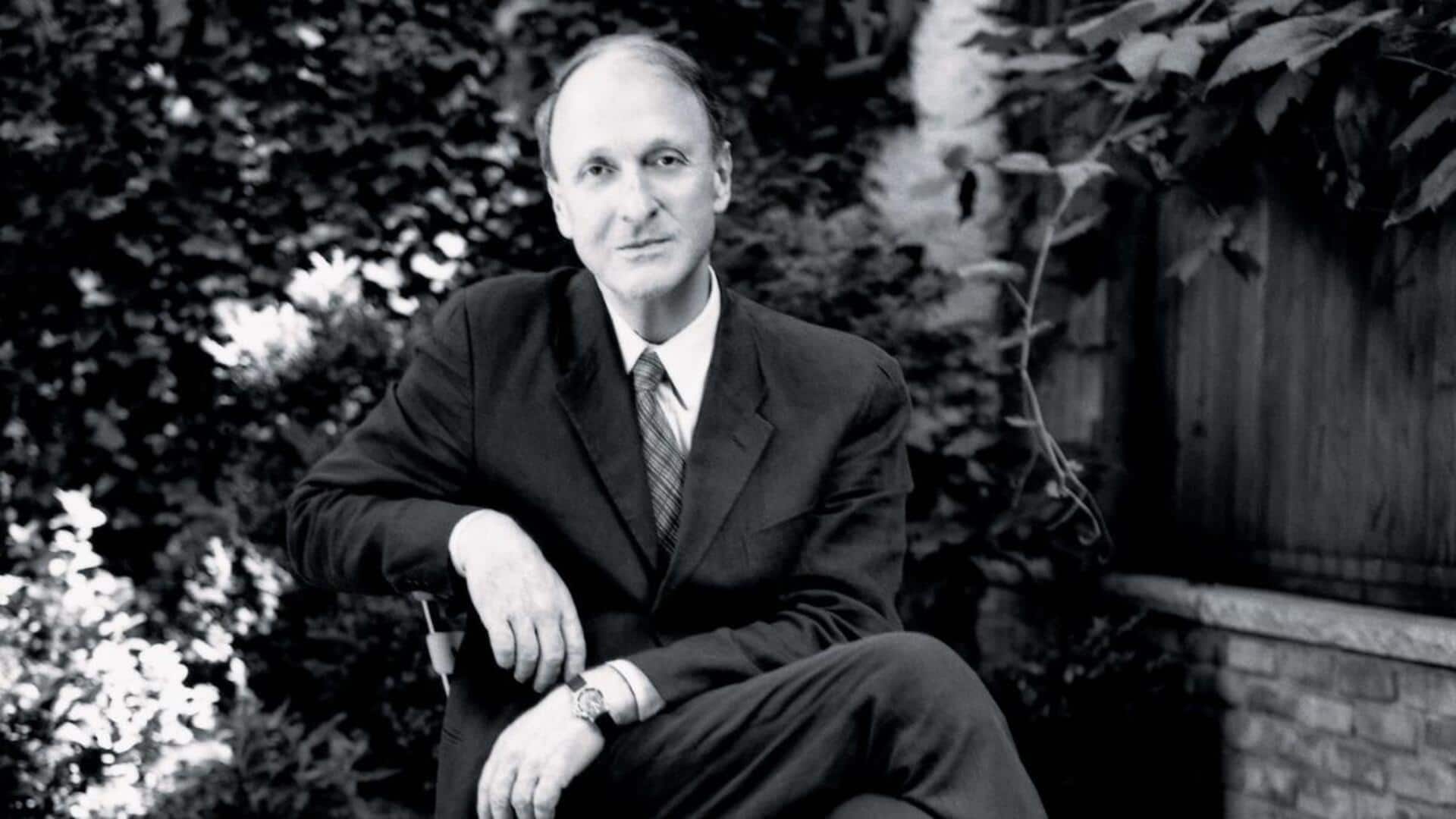 Tiffany's design director John Loring dies at 86
