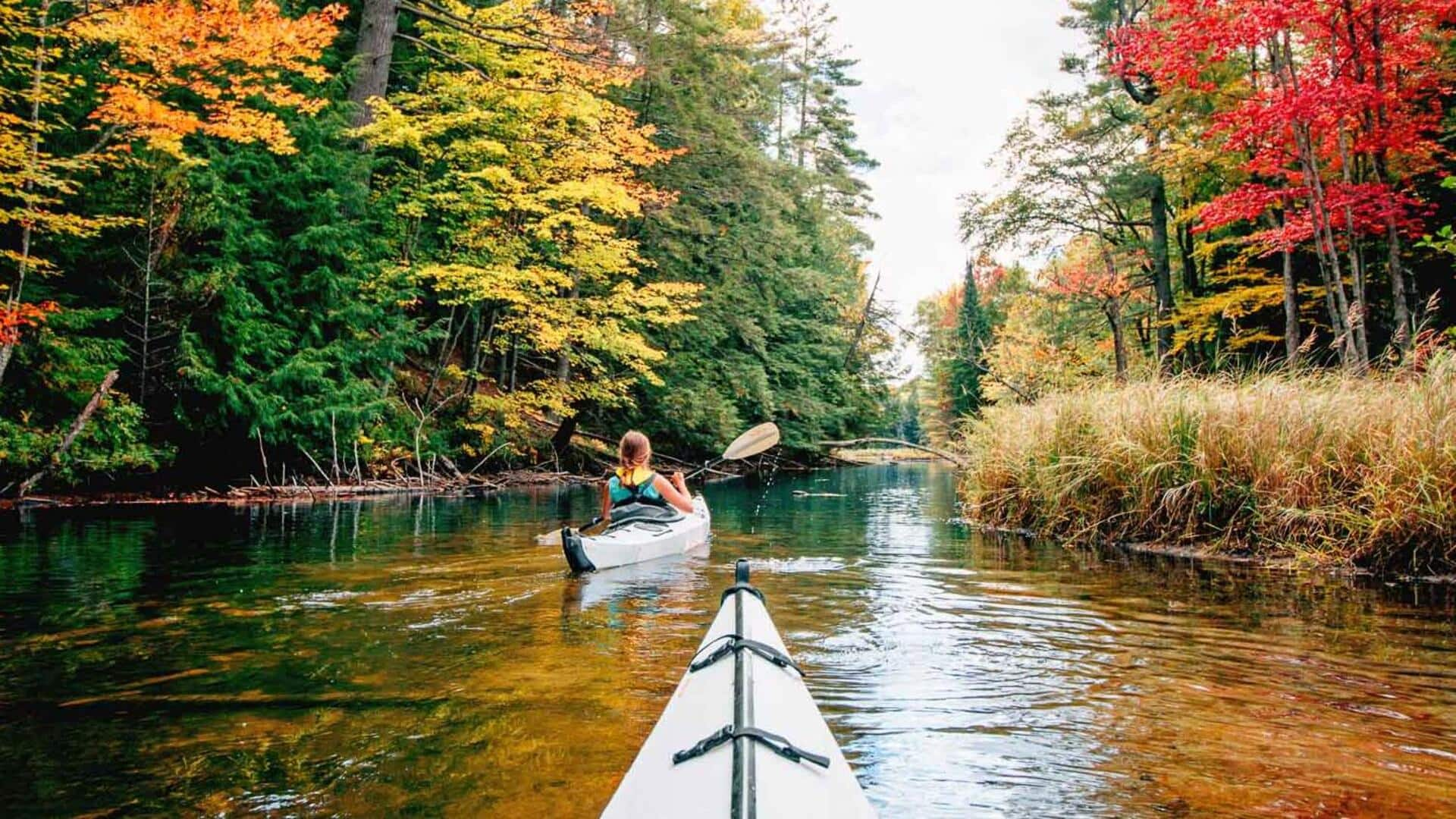 Autumn foliage kayak tours: Tips to plan