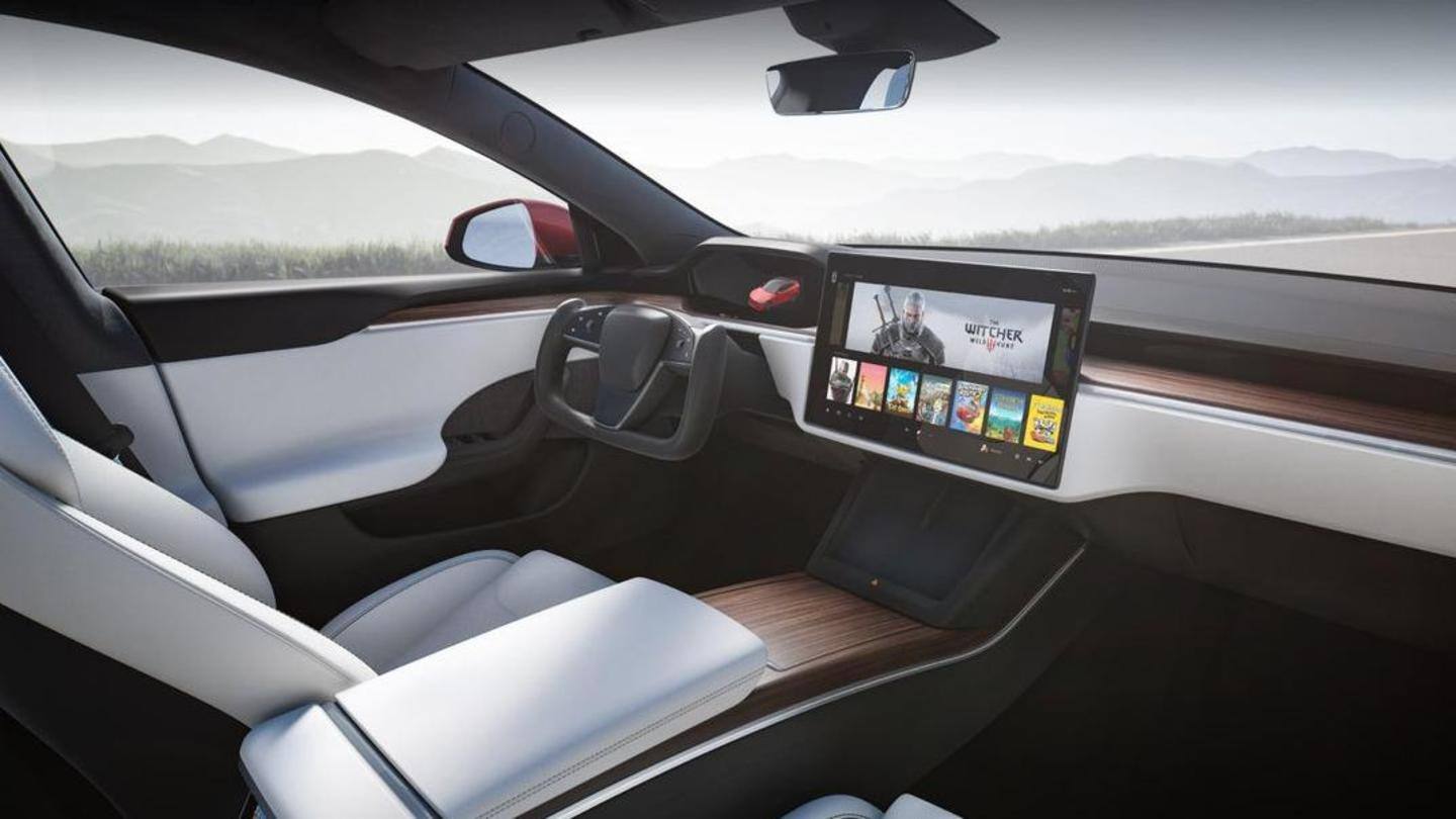 The vehicle has ventilated front seats and a glass roof The vehicle has ventilated front seats and a glass roof