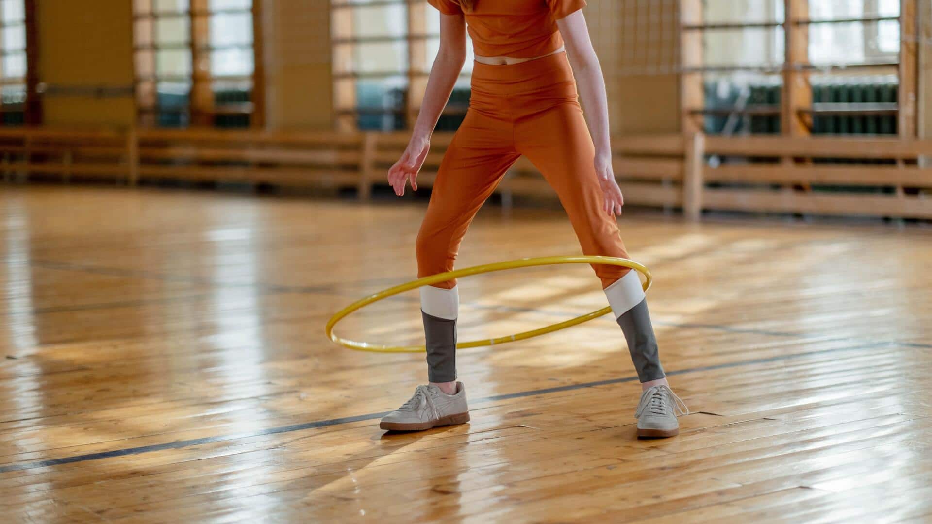 5 benefits of hula hooping at night
