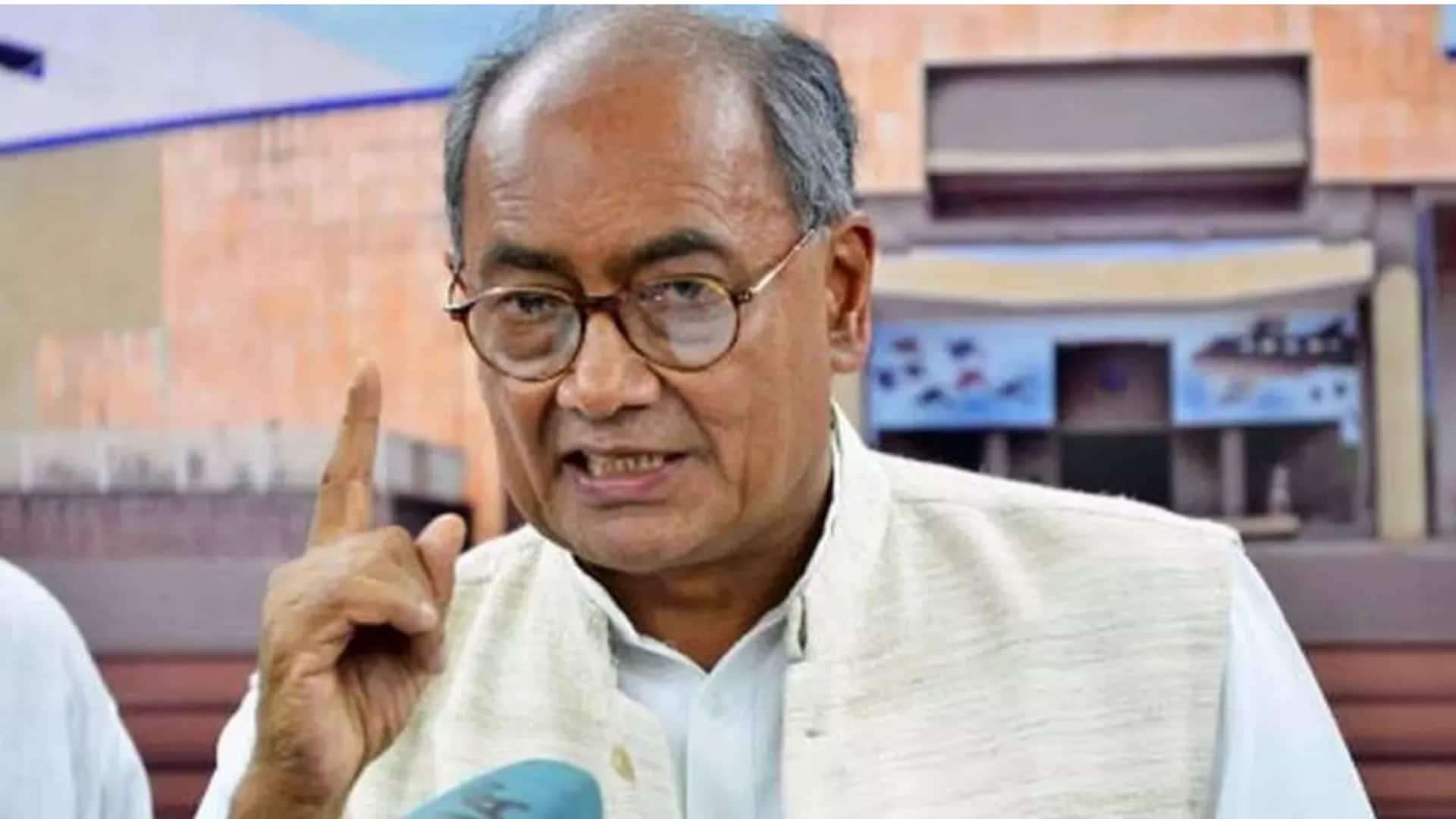 Digvijaya Singh stirs controversy with Modi, RSS praise