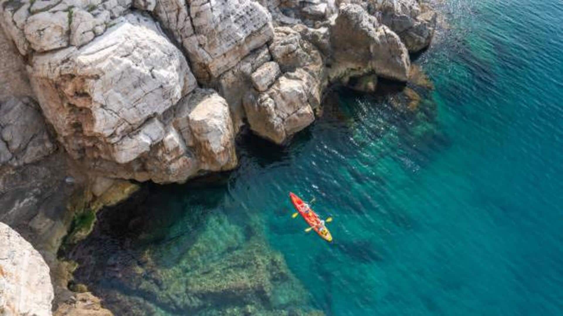 Kayaking through crystal-clear waters: 5 spots