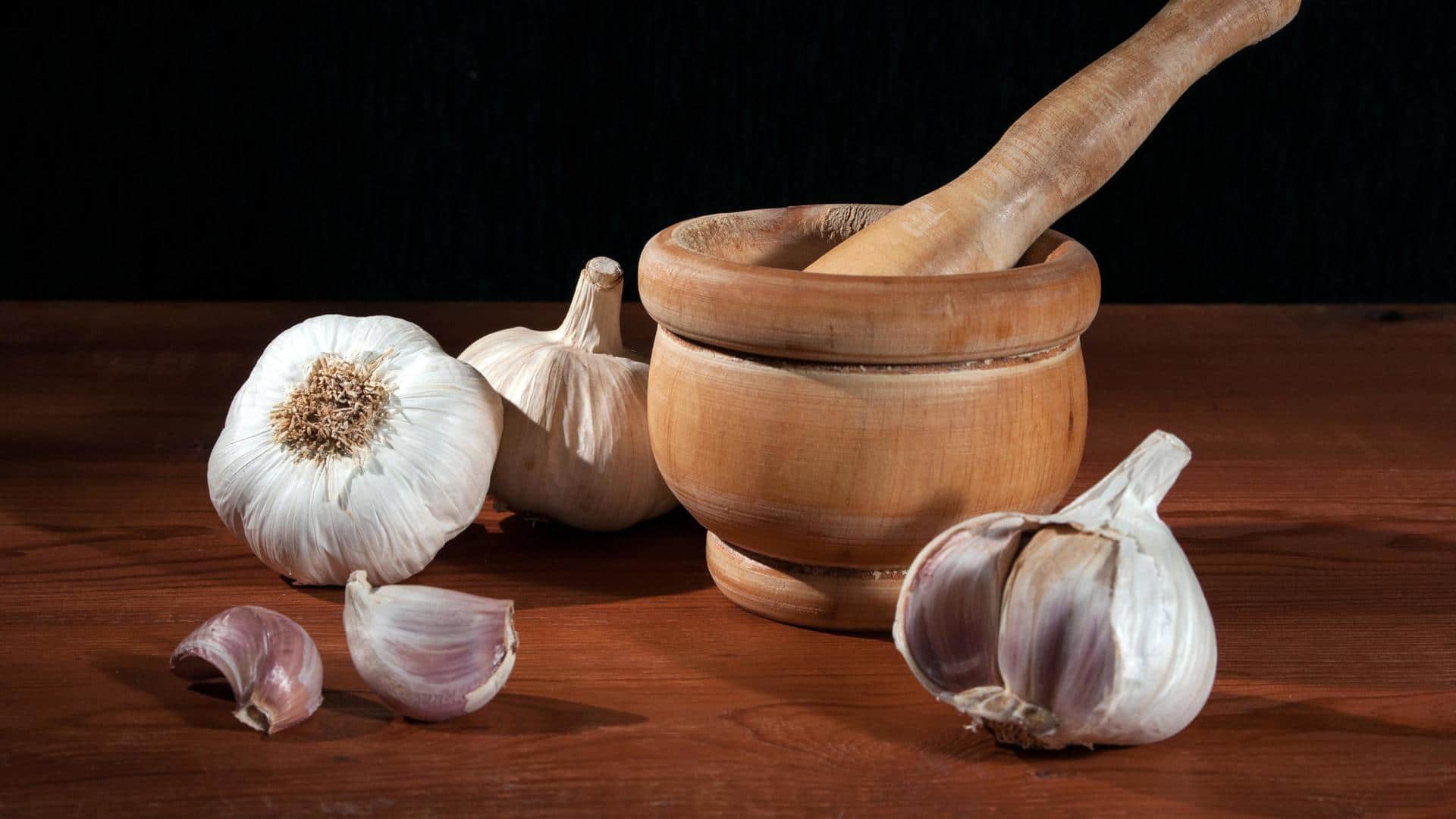 National Garlic Day: 5 home remedies using this marvelous spice