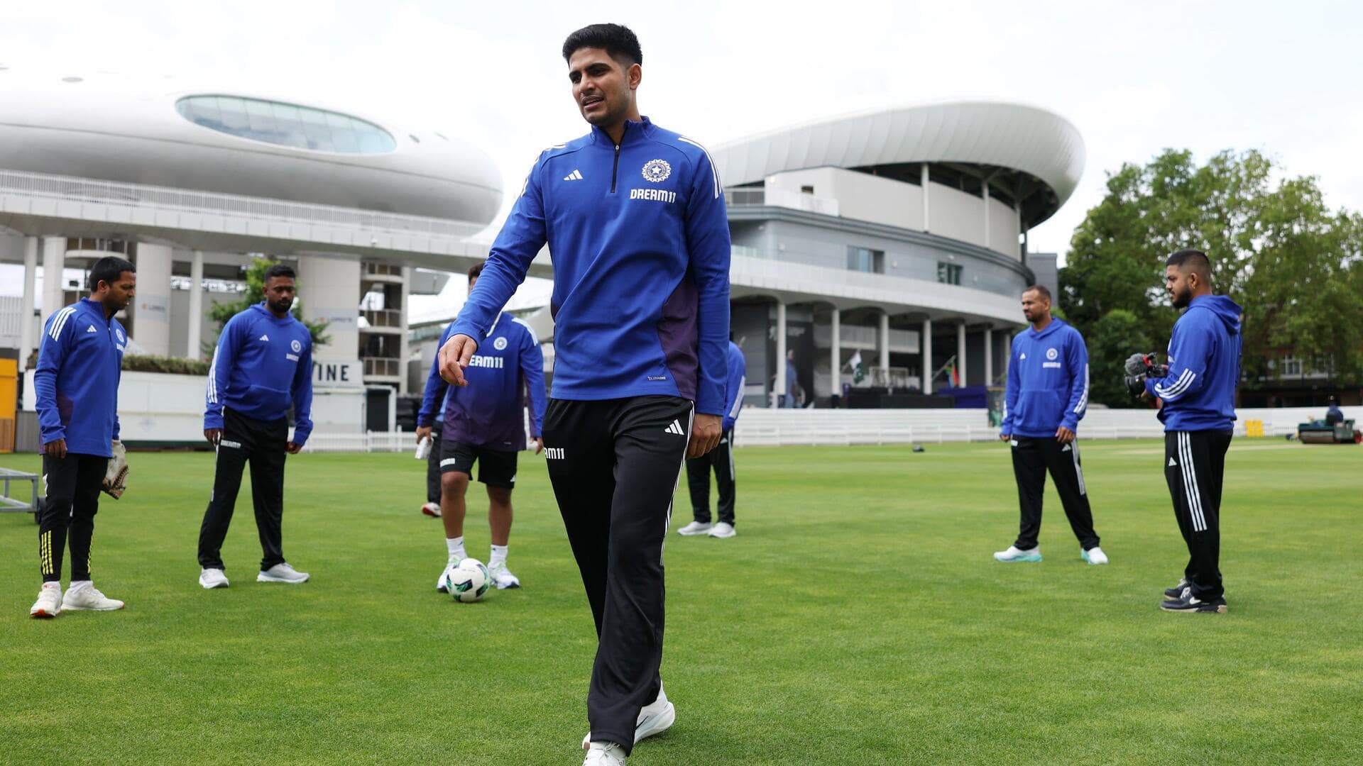 1st Test: Ravi Shastri predicts India's Playing XI against England 1st Test: Ravi Shastri predicts India's Playing XI against England