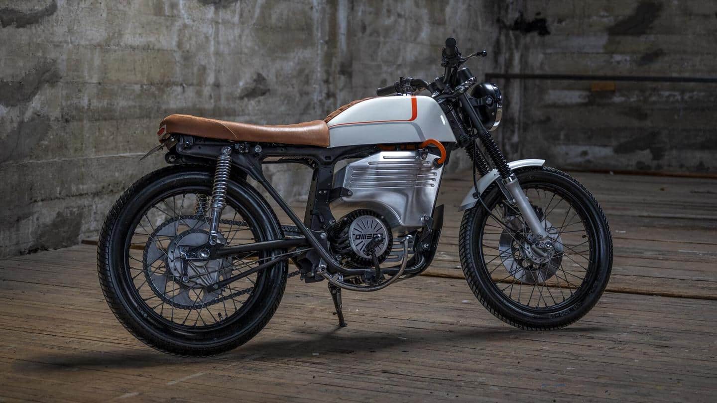 The bike has blacked-out spoke wheels and ribbed flat seat The bike has blacked-out spoke wheels and ribbed flat seat