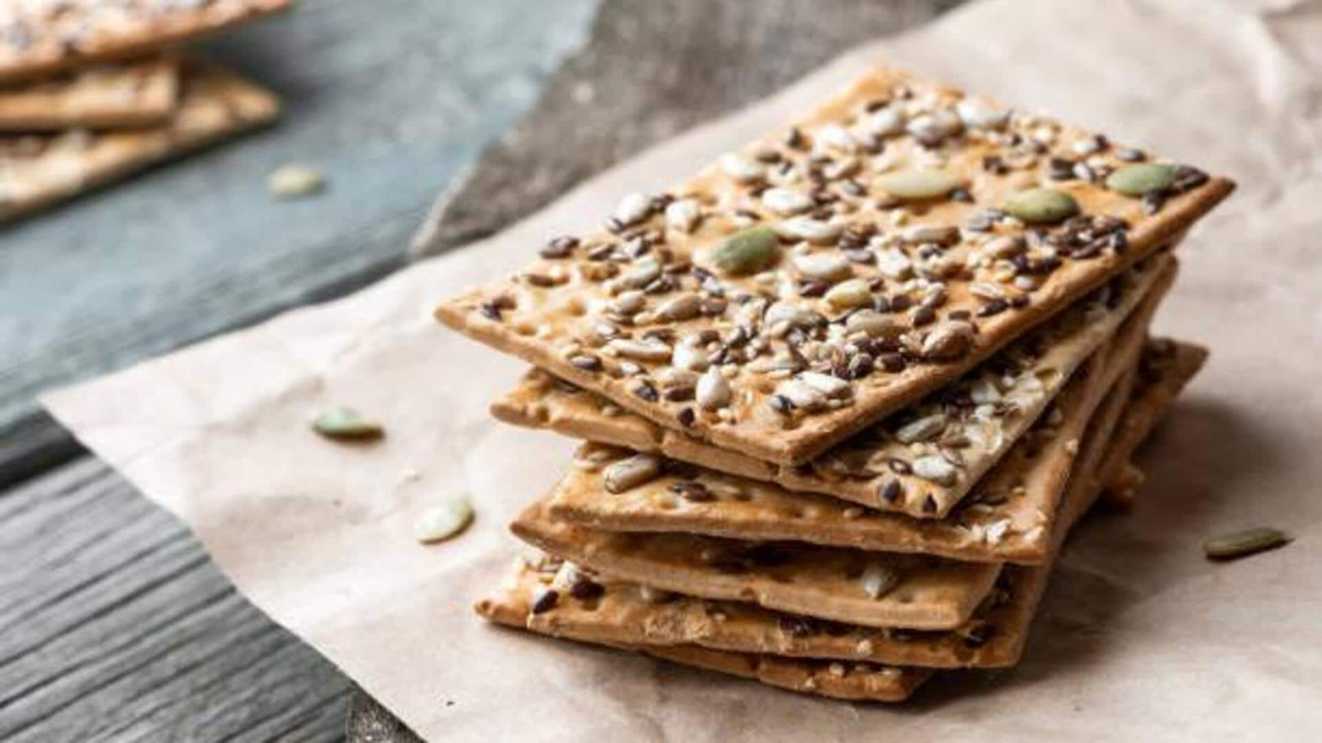 How to make vegan crackers with flaxseeds 